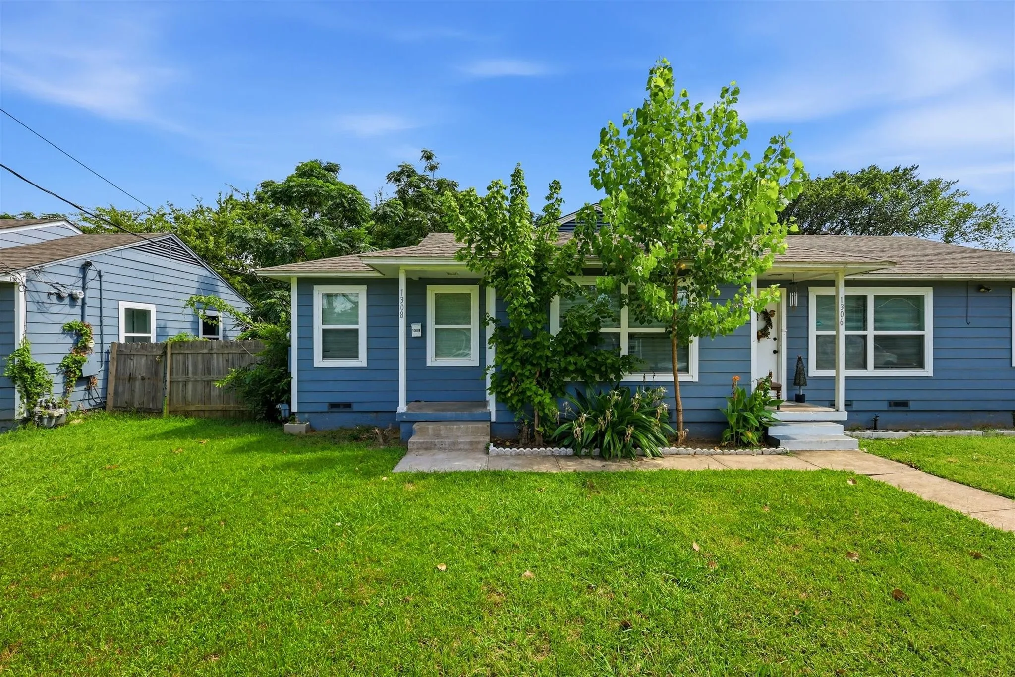 Single Family Residence For Sale in Dallas County , 1306 Stone Drive, Irving, Texas 75061, 4 Bedrooms, 2 Bathrooms, Garage spaces, 1,220 Sqft, built in 1952, Price $314,999, mls#21279649, Real Estate Agent in Irving, Homes For Sale in Dallas county, Homes For Sale in Irving, Realtor in Irving Texas, Real Estate Brokerage Independent Realty Texas, Luminita Cordes Realtor