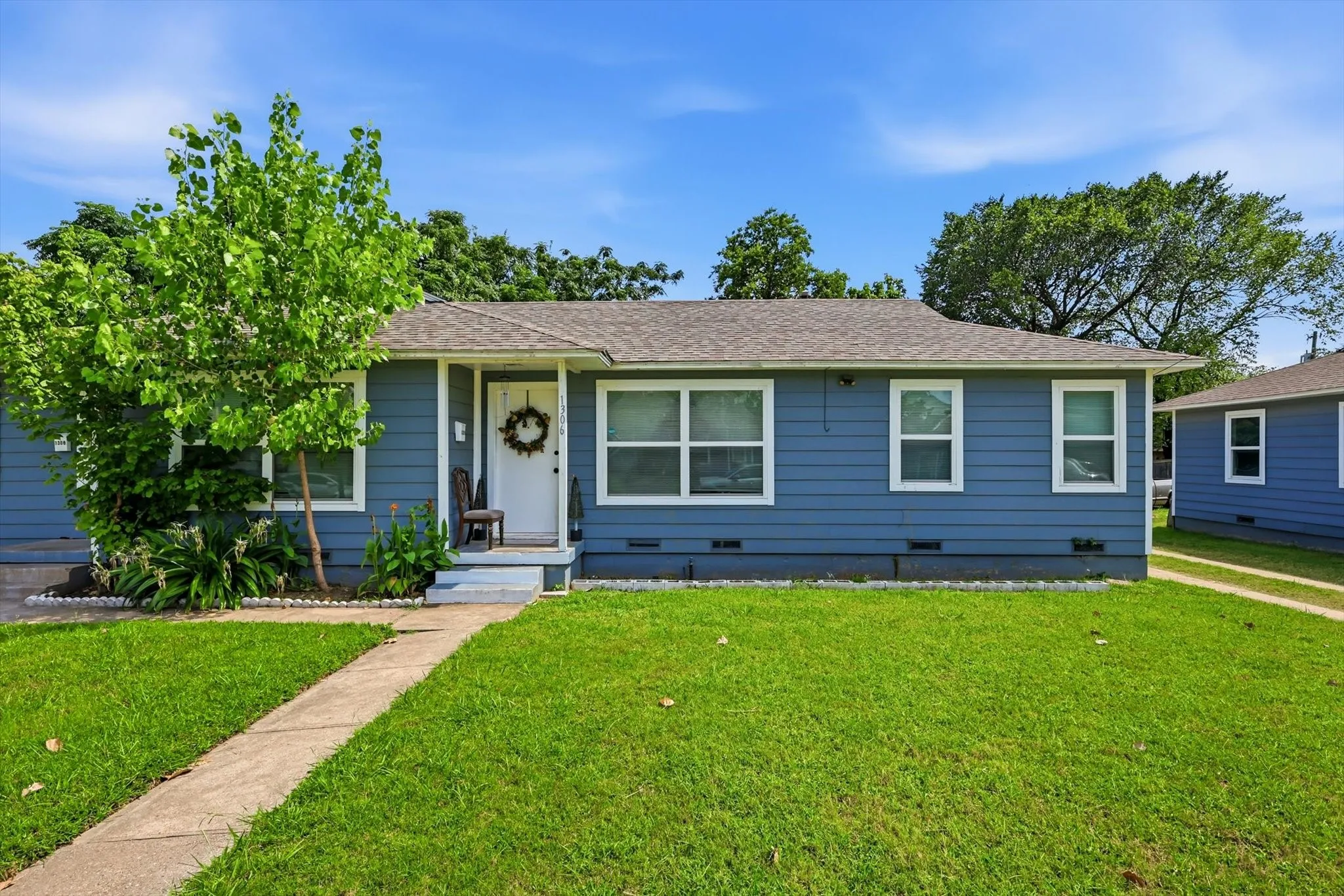 Single Family Residence For Sale in Dallas County , 1306 Stone Drive, Irving, Texas 75061, 4 Bedrooms, 2 Bathrooms, Garage spaces, 1,220 Sqft, built in 1952, Price $314,999, mls#21279649, Real Estate Agent in Irving, Homes For Sale in Dallas county, Homes For Sale in Irving, Realtor in Irving Texas, Real Estate Brokerage Independent Realty Texas, Luminita Cordes Realtor