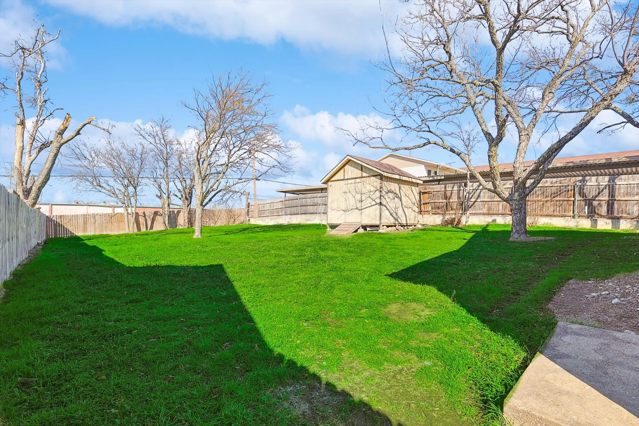 Single Family Residence For Sale in Tarrant County , 3120 Sappington Place, Fort Worth, Texas 76116, 4 Bedroom, 1 Bathroom, 1 Garage spaces, 1,365 Sqft, built in 1946, mls#21279650, Real Estate Agent in Fort Worth, Homes For Sale in Tarrant county, Homes For Sale in Fort Worth, Realtor in Fort Worth Texas, Real Estate Brokerage Independent Realty Texas, Luminita Cordes Realtor