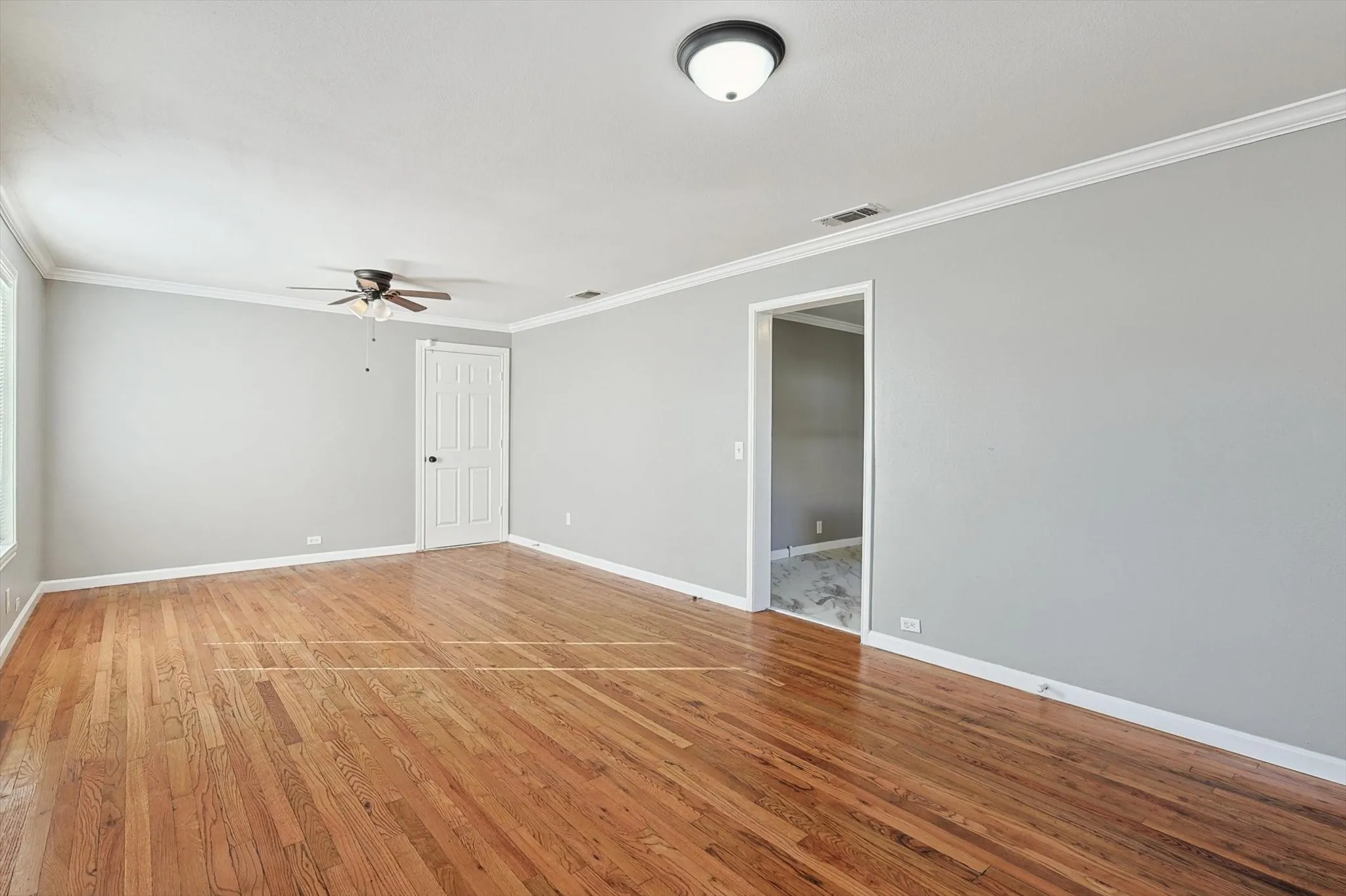Single Family Residence For Sale in Tarrant County , 3120 Sappington Place, Fort Worth, Texas 76116, 4 Bedroom, 1 Bathroom, 1 Garage spaces, 1,365 Sqft, built in 1946, mls#21279650, Real Estate Agent in Fort Worth, Homes For Sale in Tarrant county, Homes For Sale in Fort Worth, Realtor in Fort Worth Texas, Real Estate Brokerage Independent Realty Texas, Luminita Cordes Realtor