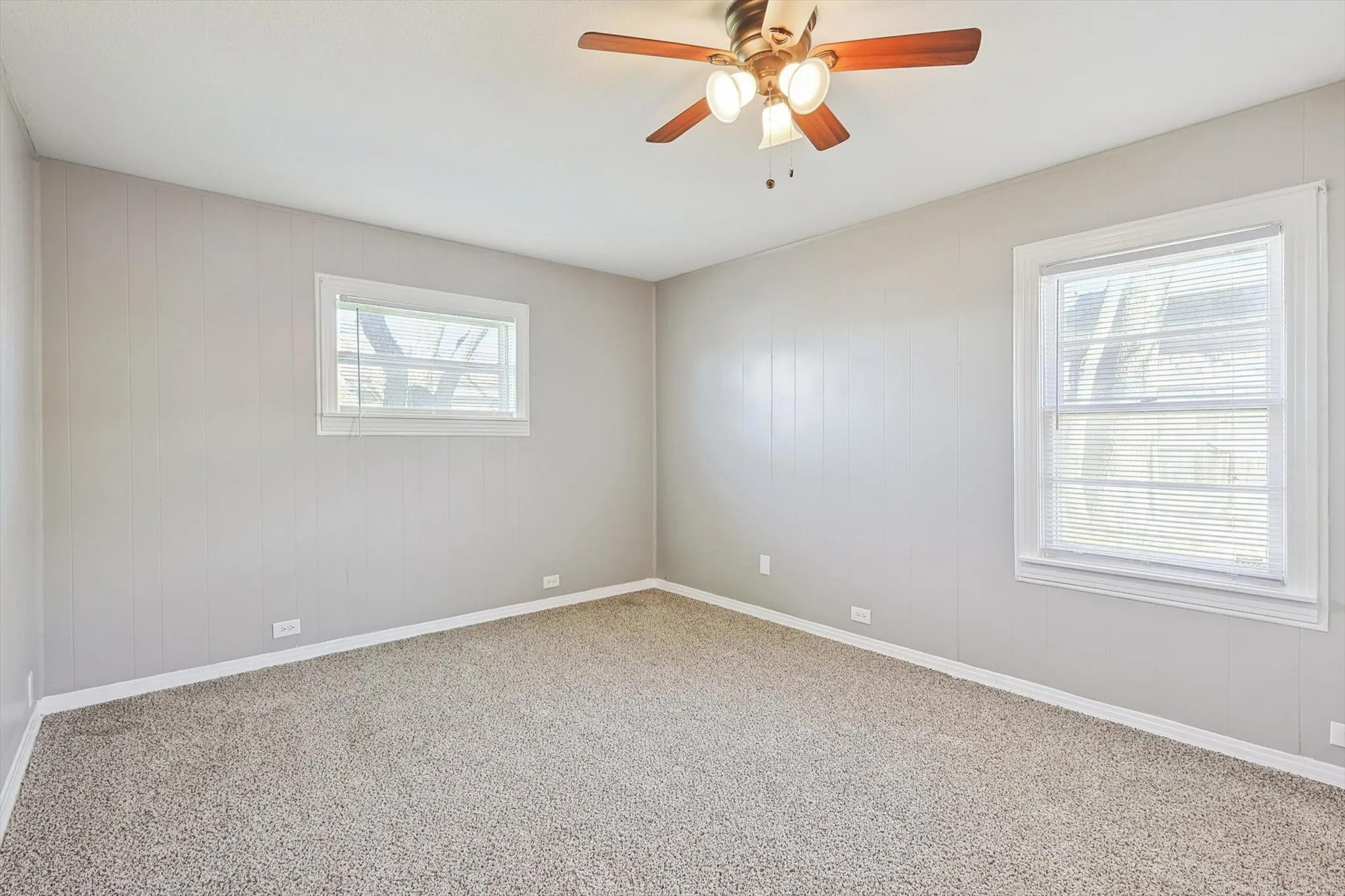 Single Family Residence For Sale in Tarrant County , 3120 Sappington Place, Fort Worth, Texas 76116, 4 Bedroom, 1 Bathroom, 1 Garage spaces, 1,365 Sqft, built in 1946, mls#21279650, Real Estate Agent in Fort Worth, Homes For Sale in Tarrant county, Homes For Sale in Fort Worth, Realtor in Fort Worth Texas, Real Estate Brokerage Independent Realty Texas, Luminita Cordes Realtor