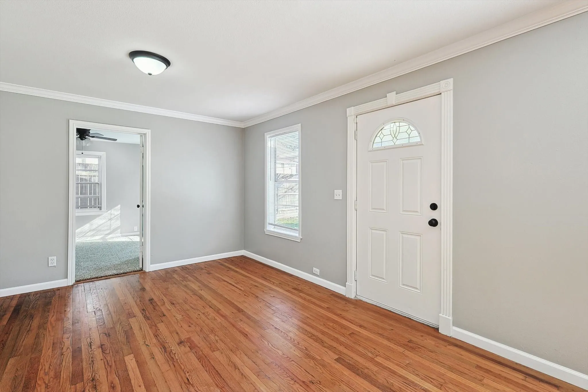 Single Family Residence For Sale in Tarrant County , 3120 Sappington Place, Fort Worth, Texas 76116, 4 Bedroom, 1 Bathroom, 1 Garage spaces, 1,365 Sqft, built in 1946, mls#21279650, Real Estate Agent in Fort Worth, Homes For Sale in Tarrant county, Homes For Sale in Fort Worth, Realtor in Fort Worth Texas, Real Estate Brokerage Independent Realty Texas, Luminita Cordes Realtor