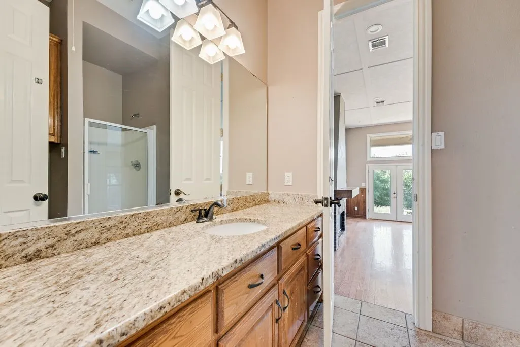Single Family Residence For Sale in Ellis County , 120 Chambers Drive, Italy, Texas 76651, 4 Bedrooms, 3 Bathrooms, 2 Garage spaces, 3,259 Sqft, built in 1999, Price $449,900, mls#21274412, Real Estate Agent in Italy, Homes For Sale in Ellis county, Homes For Sale in Italy, Realtor in Italy Texas, Real Estate Brokerage Independent Realty Texas, Luminita Cordes Realtor