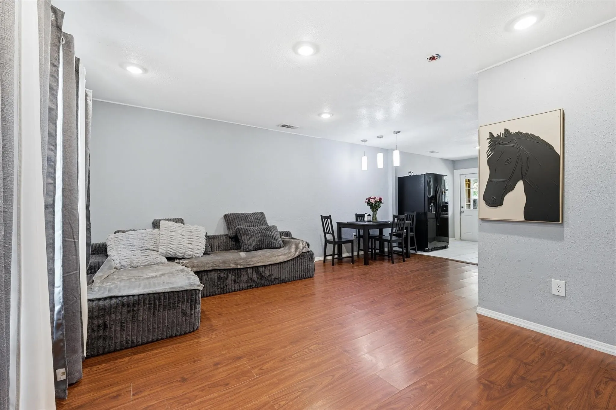 Single Family Residence For Sale in Dallas County , 1307 Stone Drive, Irving, Texas 75061, 4 Bedrooms, 2 Bathrooms, Garage spaces, 1,220 Sqft, built in 1952, Price $314,999, mls#21279655, Real Estate Agent in Irving, Homes For Sale in Dallas county, Homes For Sale in Irving, Realtor in Irving Texas, Real Estate Brokerage Independent Realty Texas, Luminita Cordes Realtor