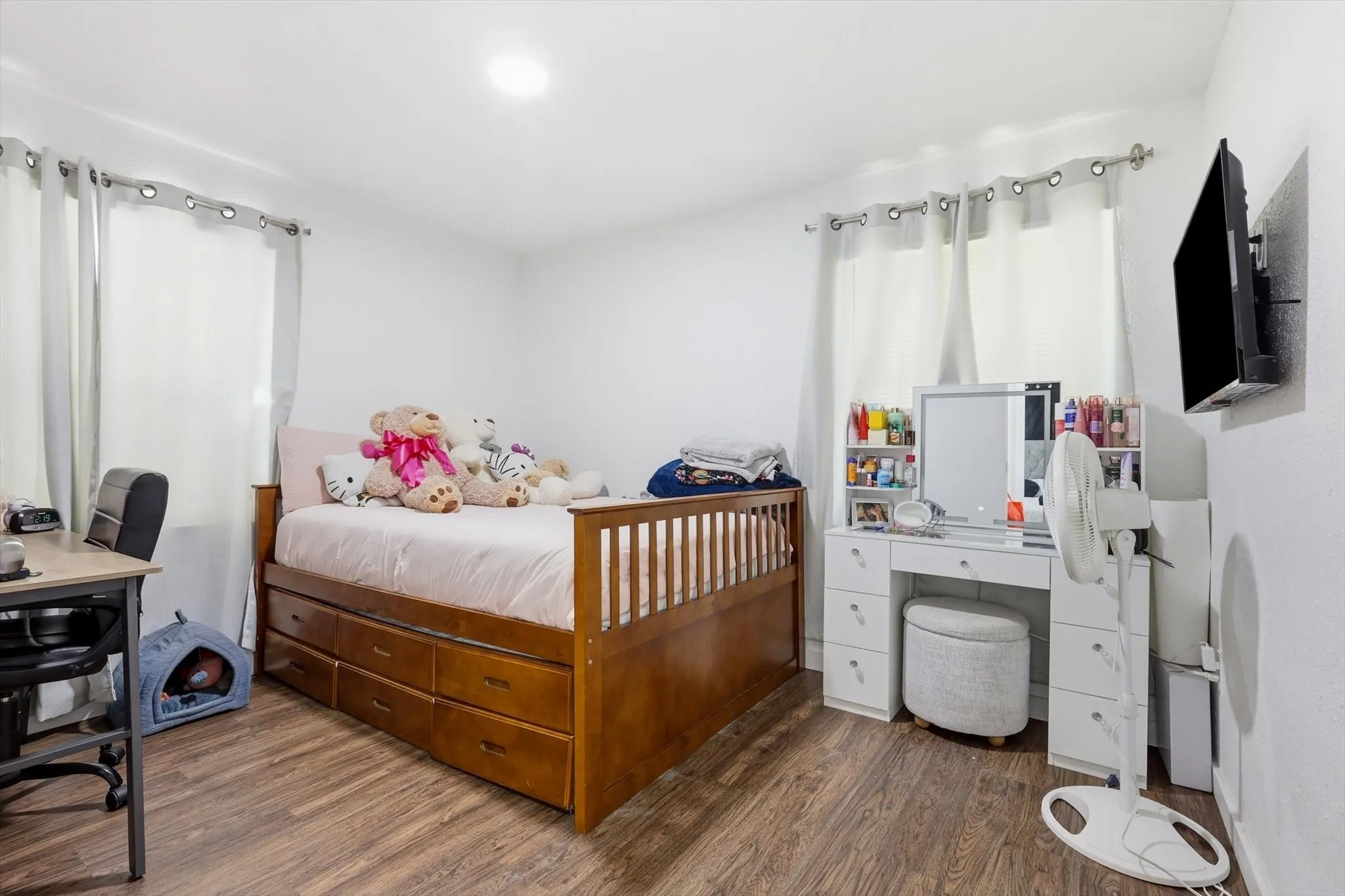 Single Family Residence For Sale in Dallas County , 1307 Stone Drive, Irving, Texas 75061, 4 Bedrooms, 2 Bathrooms, Garage spaces, 1,220 Sqft, built in 1952, Price $314,999, mls#21279655, Real Estate Agent in Irving, Homes For Sale in Dallas county, Homes For Sale in Irving, Realtor in Irving Texas, Real Estate Brokerage Independent Realty Texas, Luminita Cordes Realtor