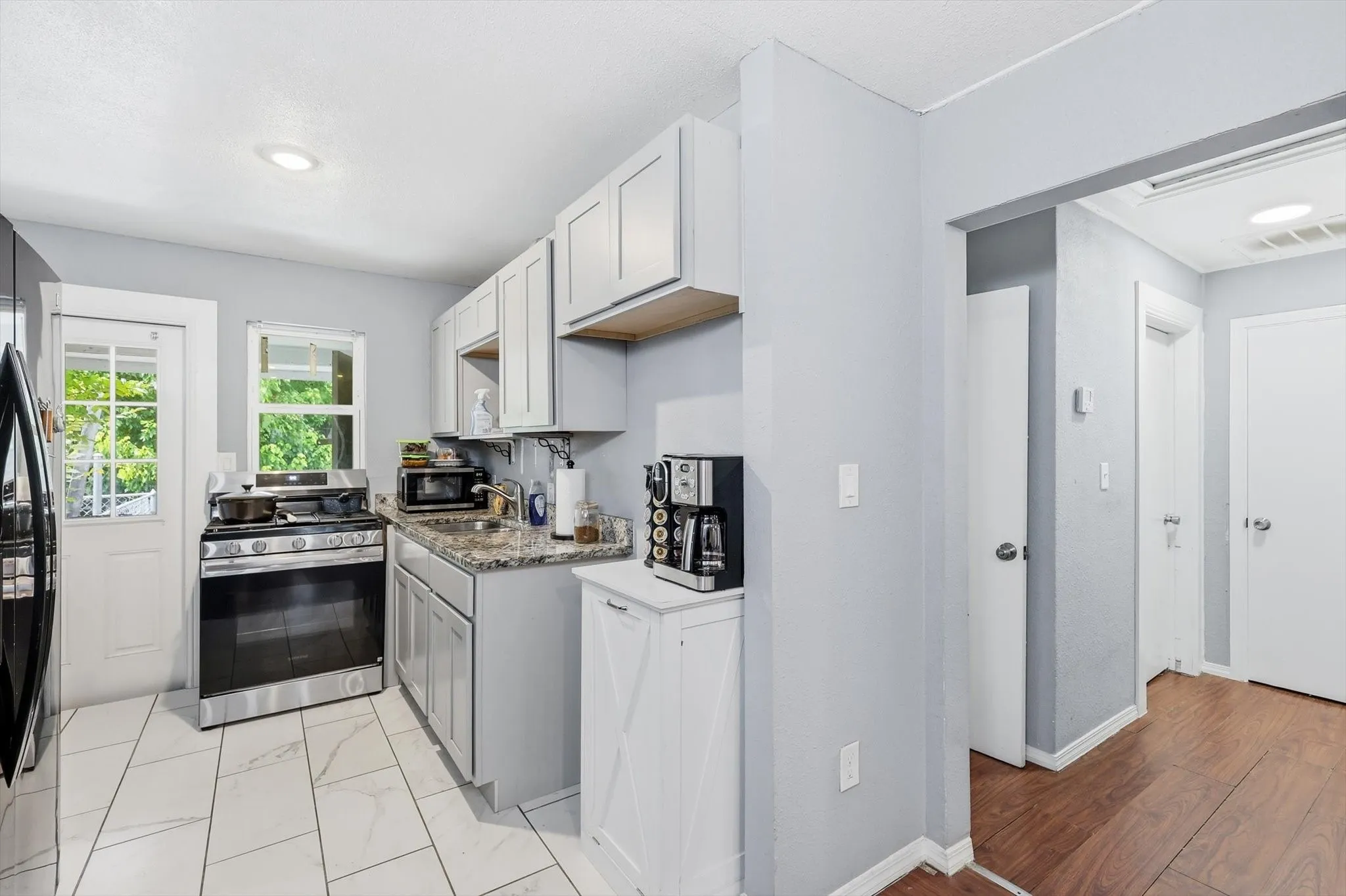 Single Family Residence For Sale in Dallas County , 1307 Stone Drive, Irving, Texas 75061, 4 Bedrooms, 2 Bathrooms, Garage spaces, 1,220 Sqft, built in 1952, Price $314,999, mls#21279655, Real Estate Agent in Irving, Homes For Sale in Dallas county, Homes For Sale in Irving, Realtor in Irving Texas, Real Estate Brokerage Independent Realty Texas, Luminita Cordes Realtor