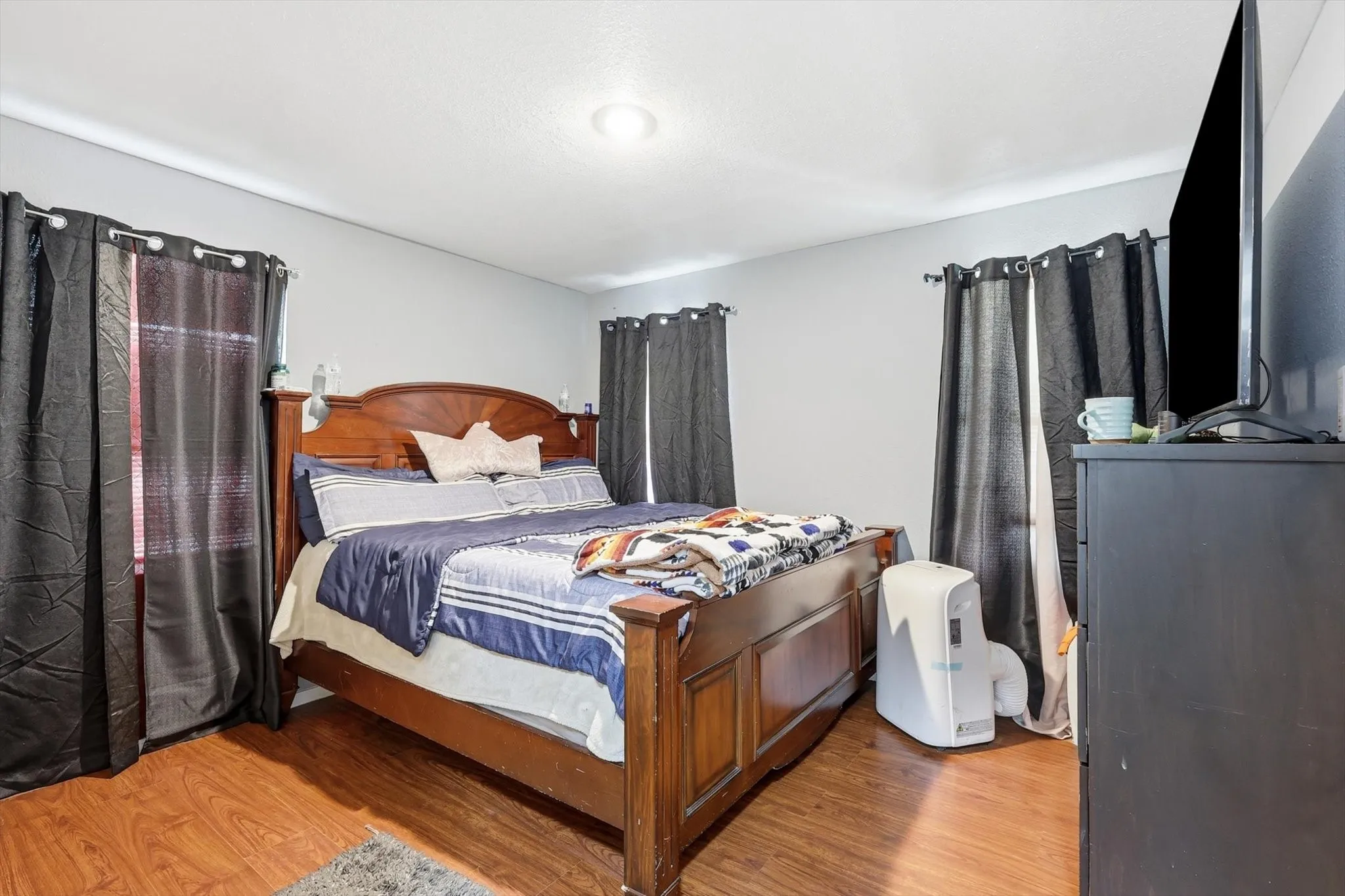 Single Family Residence For Sale in Dallas County , 1307 Stone Drive, Irving, Texas 75061, 4 Bedrooms, 2 Bathrooms, Garage spaces, 1,220 Sqft, built in 1952, Price $314,999, mls#21279655, Real Estate Agent in Irving, Homes For Sale in Dallas county, Homes For Sale in Irving, Realtor in Irving Texas, Real Estate Brokerage Independent Realty Texas, Luminita Cordes Realtor