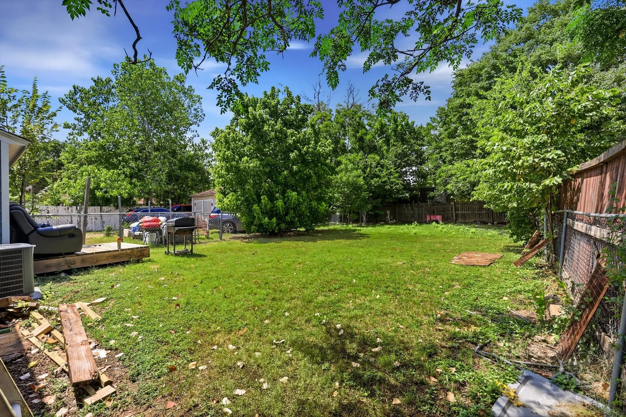Single Family Residence For Sale in Dallas County , 1307 Stone Drive, Irving, Texas 75061, 4 Bedrooms, 2 Bathrooms, Garage spaces, 1,220 Sqft, built in 1952, Price $314,999, mls#21279655, Real Estate Agent in Irving, Homes For Sale in Dallas county, Homes For Sale in Irving, Realtor in Irving Texas, Real Estate Brokerage Independent Realty Texas, Luminita Cordes Realtor