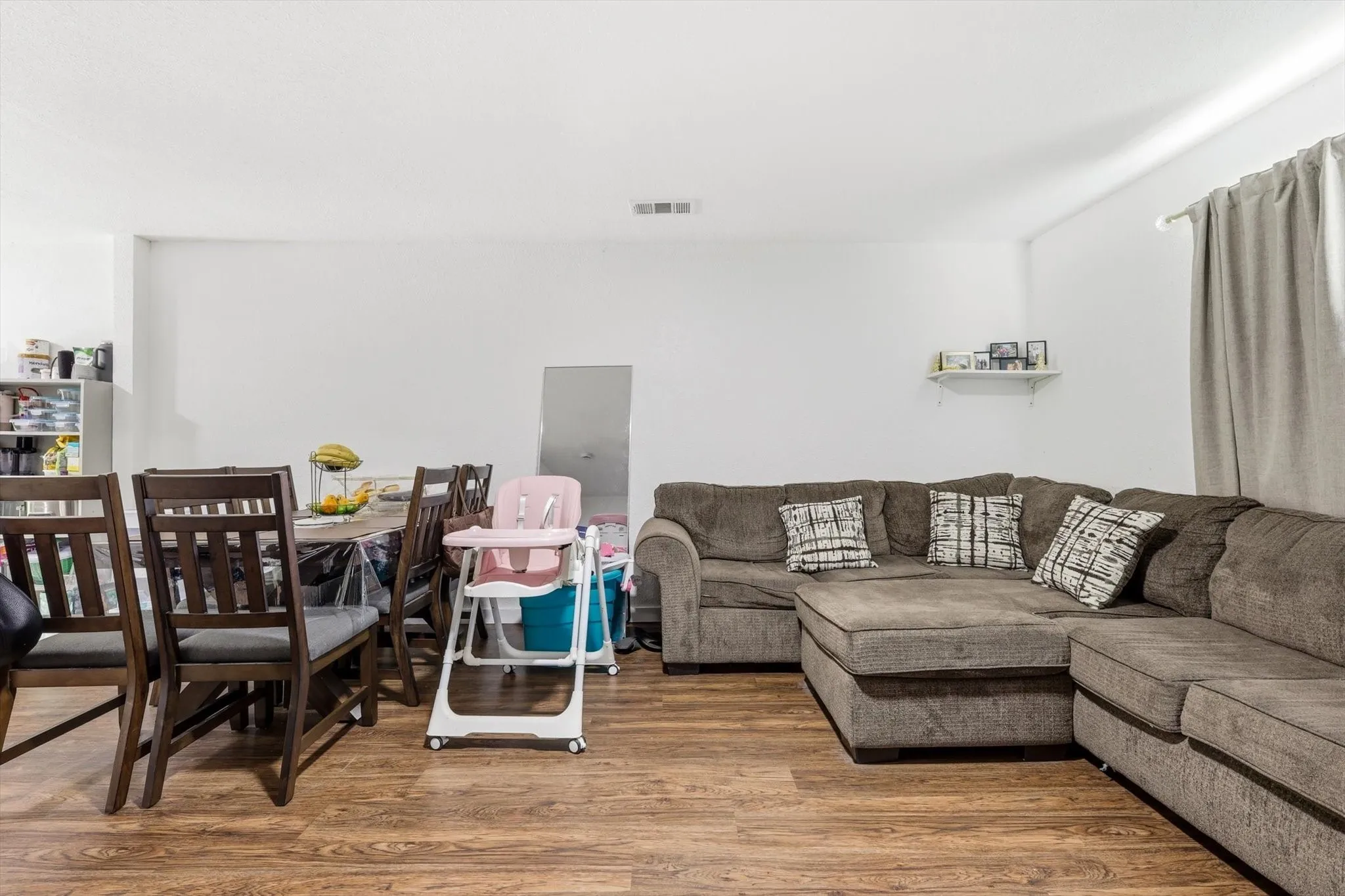 Single Family Residence For Sale in Dallas County , 1307 Stone Drive, Irving, Texas 75061, 4 Bedrooms, 2 Bathrooms, Garage spaces, 1,220 Sqft, built in 1952, Price $314,999, mls#21279655, Real Estate Agent in Irving, Homes For Sale in Dallas county, Homes For Sale in Irving, Realtor in Irving Texas, Real Estate Brokerage Independent Realty Texas, Luminita Cordes Realtor
