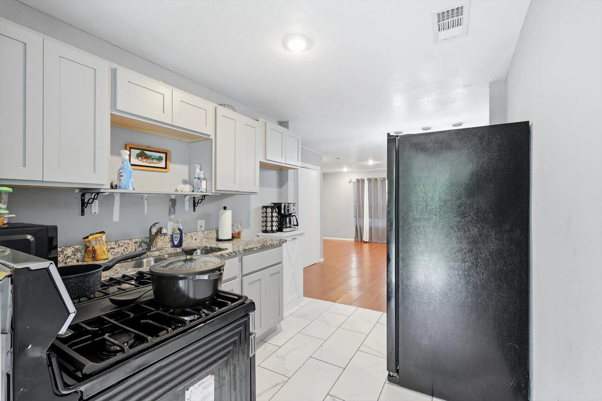 Single Family Residence For Sale in Dallas County , 1307 Stone Drive, Irving, Texas 75061, 4 Bedrooms, 2 Bathrooms, Garage spaces, 1,220 Sqft, built in 1952, Price $314,999, mls#21279655, Real Estate Agent in Irving, Homes For Sale in Dallas county, Homes For Sale in Irving, Realtor in Irving Texas, Real Estate Brokerage Independent Realty Texas, Luminita Cordes Realtor