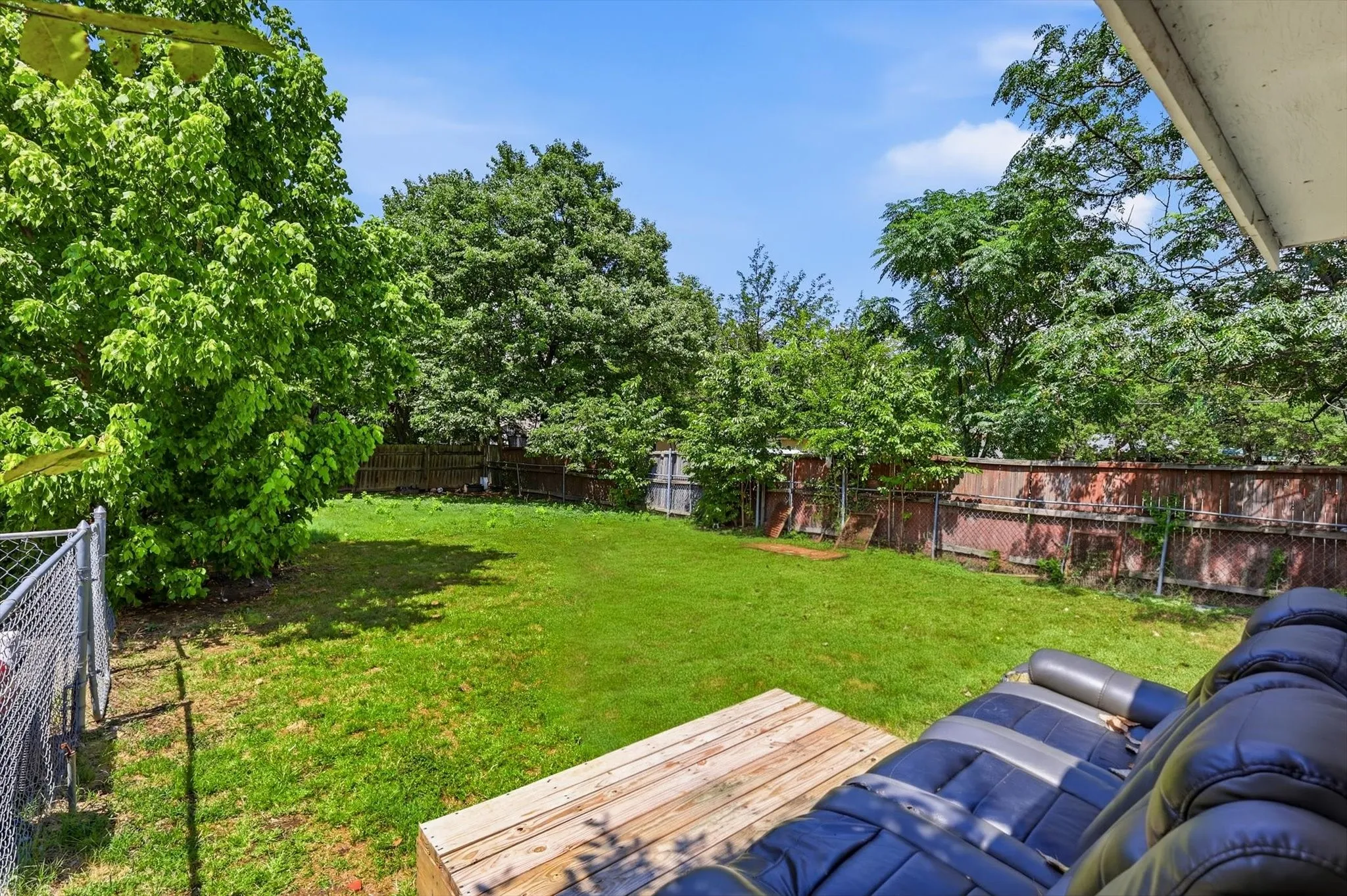 Single Family Residence For Sale in Dallas County , 1307 Stone Drive, Irving, Texas 75061, 4 Bedrooms, 2 Bathrooms, Garage spaces, 1,220 Sqft, built in 1952, Price $314,999, mls#21279655, Real Estate Agent in Irving, Homes For Sale in Dallas county, Homes For Sale in Irving, Realtor in Irving Texas, Real Estate Brokerage Independent Realty Texas, Luminita Cordes Realtor