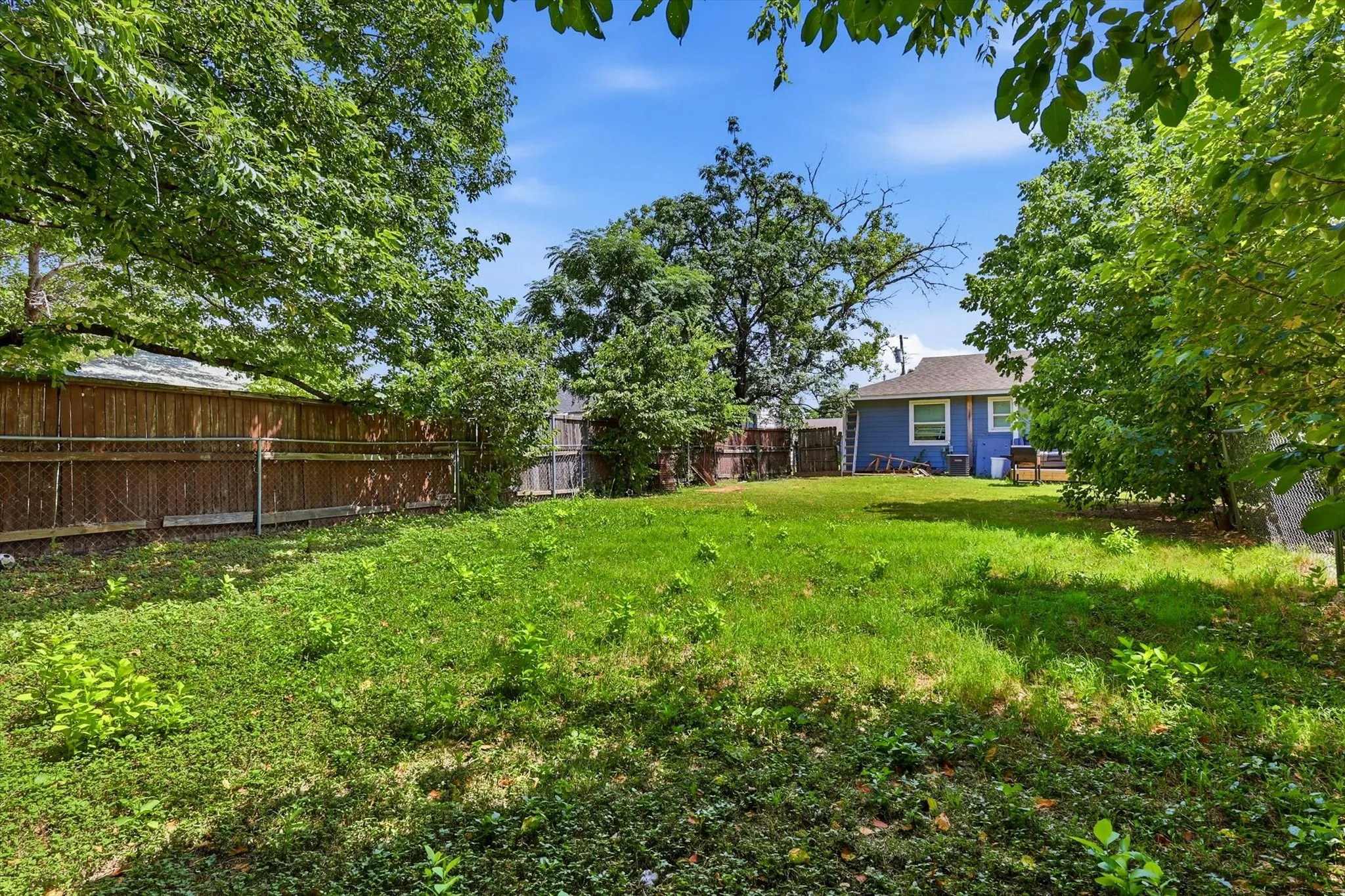 Single Family Residence For Sale in Dallas County , 1307 Stone Drive, Irving, Texas 75061, 4 Bedrooms, 2 Bathrooms, Garage spaces, 1,220 Sqft, built in 1952, Price $314,999, mls#21279655, Real Estate Agent in Irving, Homes For Sale in Dallas county, Homes For Sale in Irving, Realtor in Irving Texas, Real Estate Brokerage Independent Realty Texas, Luminita Cordes Realtor
