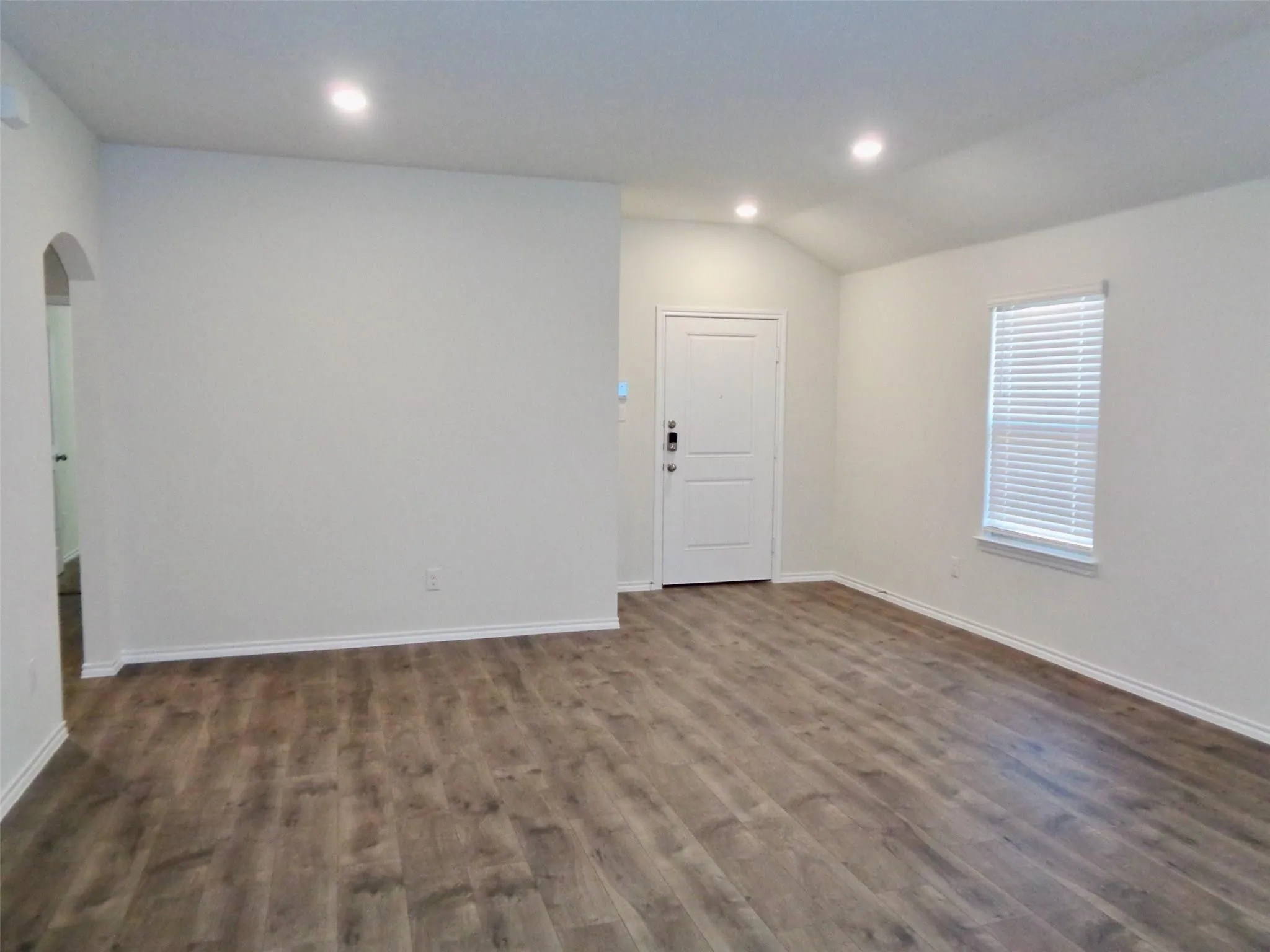 Single Family Residence For Rent in Collin County , 1806 Yale Street, Farmersville, Texas 75442, 4 Bedroom, 2 Bathroom, 2 Garage spaces, 1,650 Sqft, built in 2019, mls#21279659, Real Estate Agent in Farmersville, Homes For Rent in Collin county, Homes For Rent in Farmersville, Realtor in Farmersville Texas, Real Estate Brokerage Independent Realty Texas, Luminita Cordes Realtor