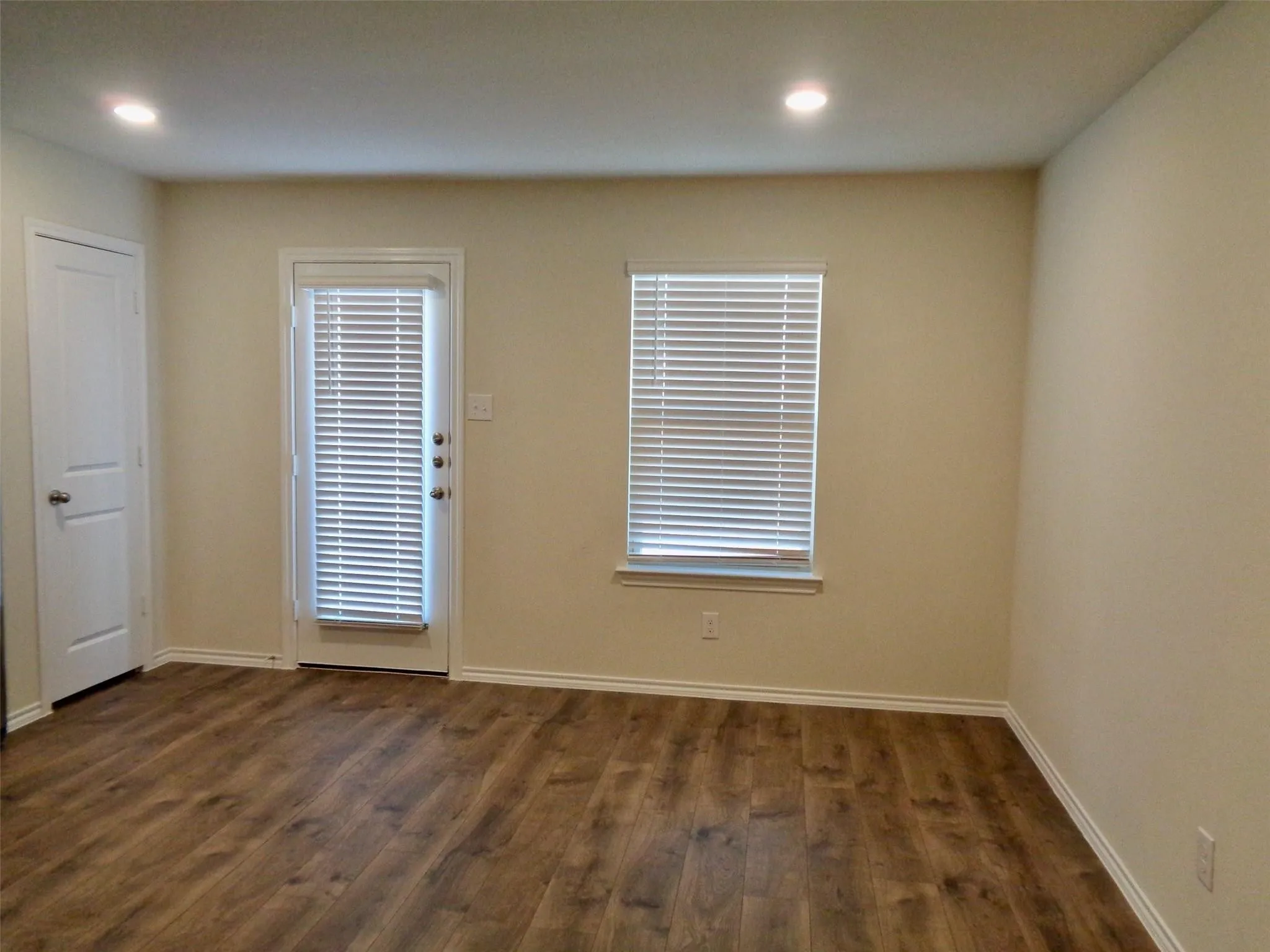 Single Family Residence For Rent in Collin County , 1806 Yale Street, Farmersville, Texas 75442, 4 Bedroom, 2 Bathroom, 2 Garage spaces, 1,650 Sqft, built in 2019, mls#21279659, Real Estate Agent in Farmersville, Homes For Rent in Collin county, Homes For Rent in Farmersville, Realtor in Farmersville Texas, Real Estate Brokerage Independent Realty Texas, Luminita Cordes Realtor