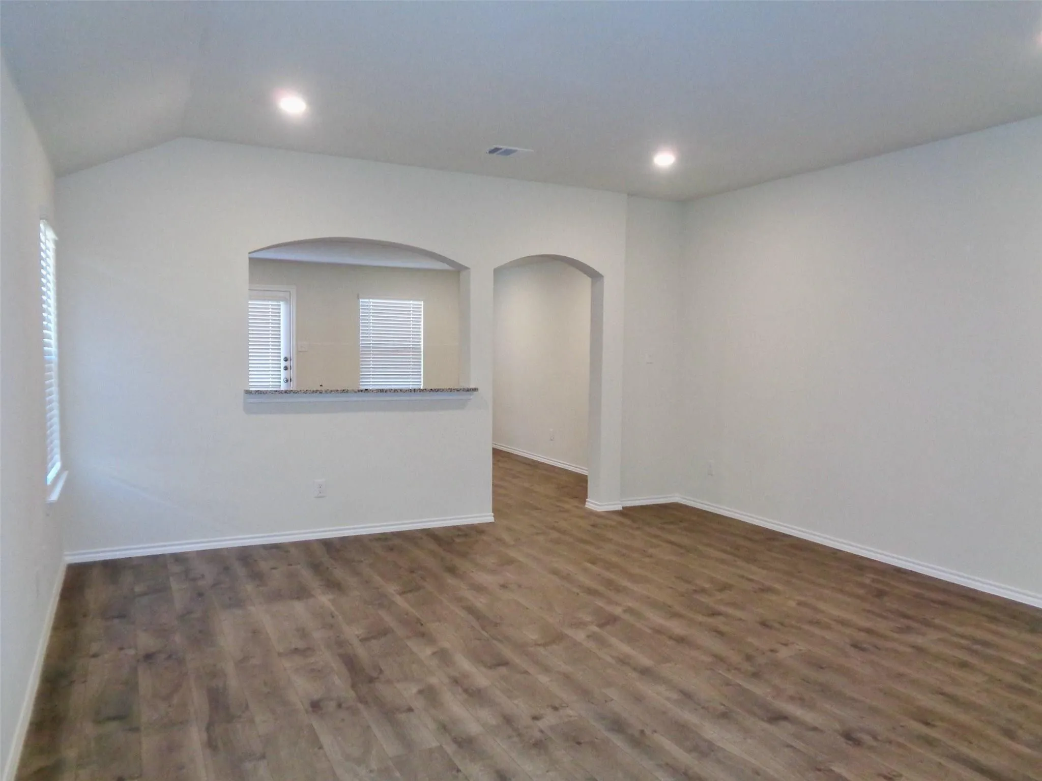 Single Family Residence For Rent in Collin County , 1806 Yale Street, Farmersville, Texas 75442, 4 Bedroom, 2 Bathroom, 2 Garage spaces, 1,650 Sqft, built in 2019, mls#21279659, Real Estate Agent in Farmersville, Homes For Rent in Collin county, Homes For Rent in Farmersville, Realtor in Farmersville Texas, Real Estate Brokerage Independent Realty Texas, Luminita Cordes Realtor