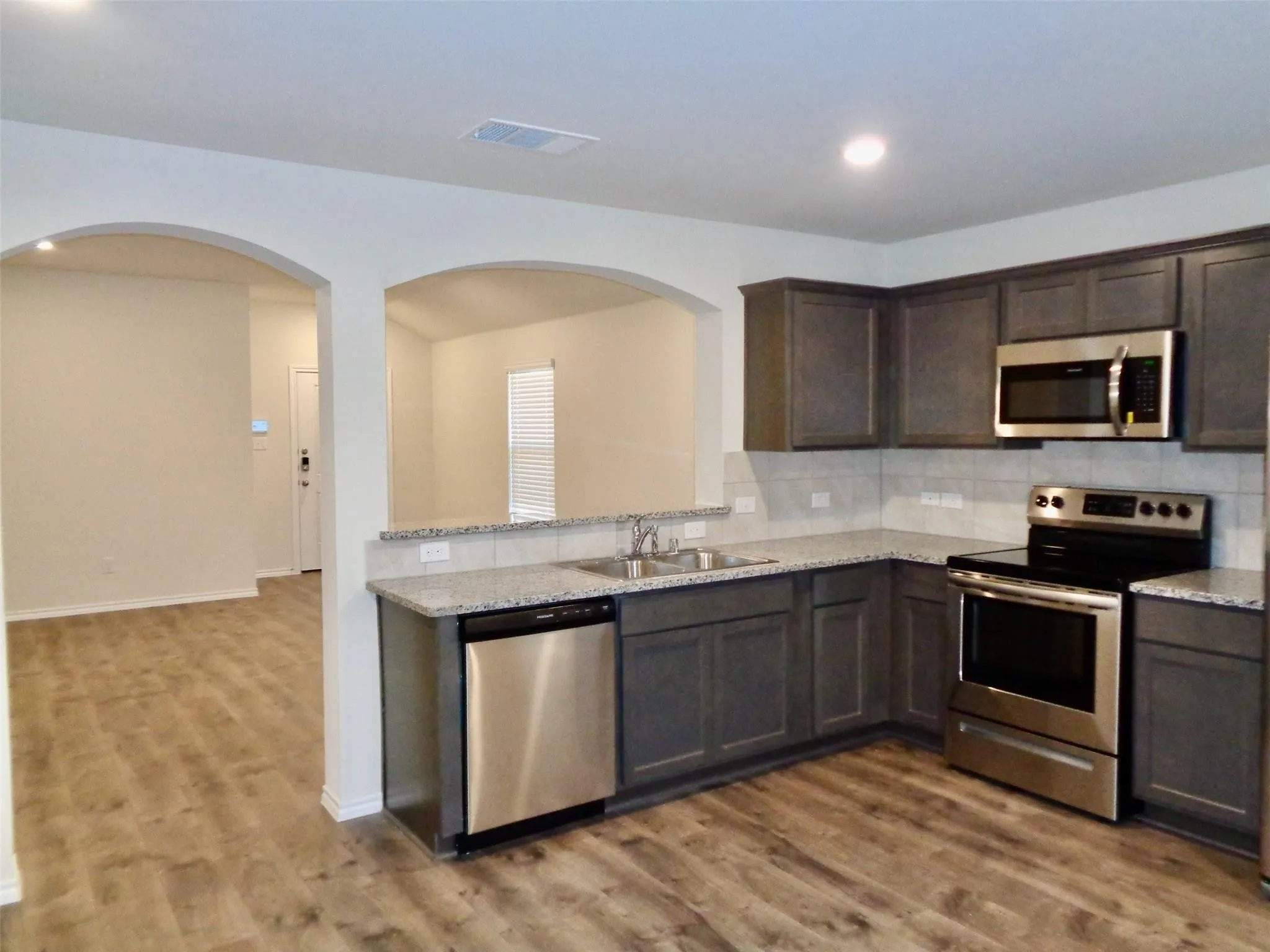 Single Family Residence For Rent in Collin County , 1806 Yale Street, Farmersville, Texas 75442, 4 Bedroom, 2 Bathroom, 2 Garage spaces, 1,650 Sqft, built in 2019, mls#21279659, Real Estate Agent in Farmersville, Homes For Rent in Collin county, Homes For Rent in Farmersville, Realtor in Farmersville Texas, Real Estate Brokerage Independent Realty Texas, Luminita Cordes Realtor