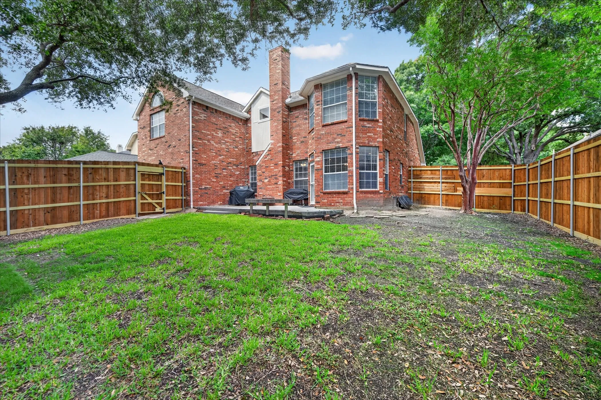 Super Spacious Backyard!