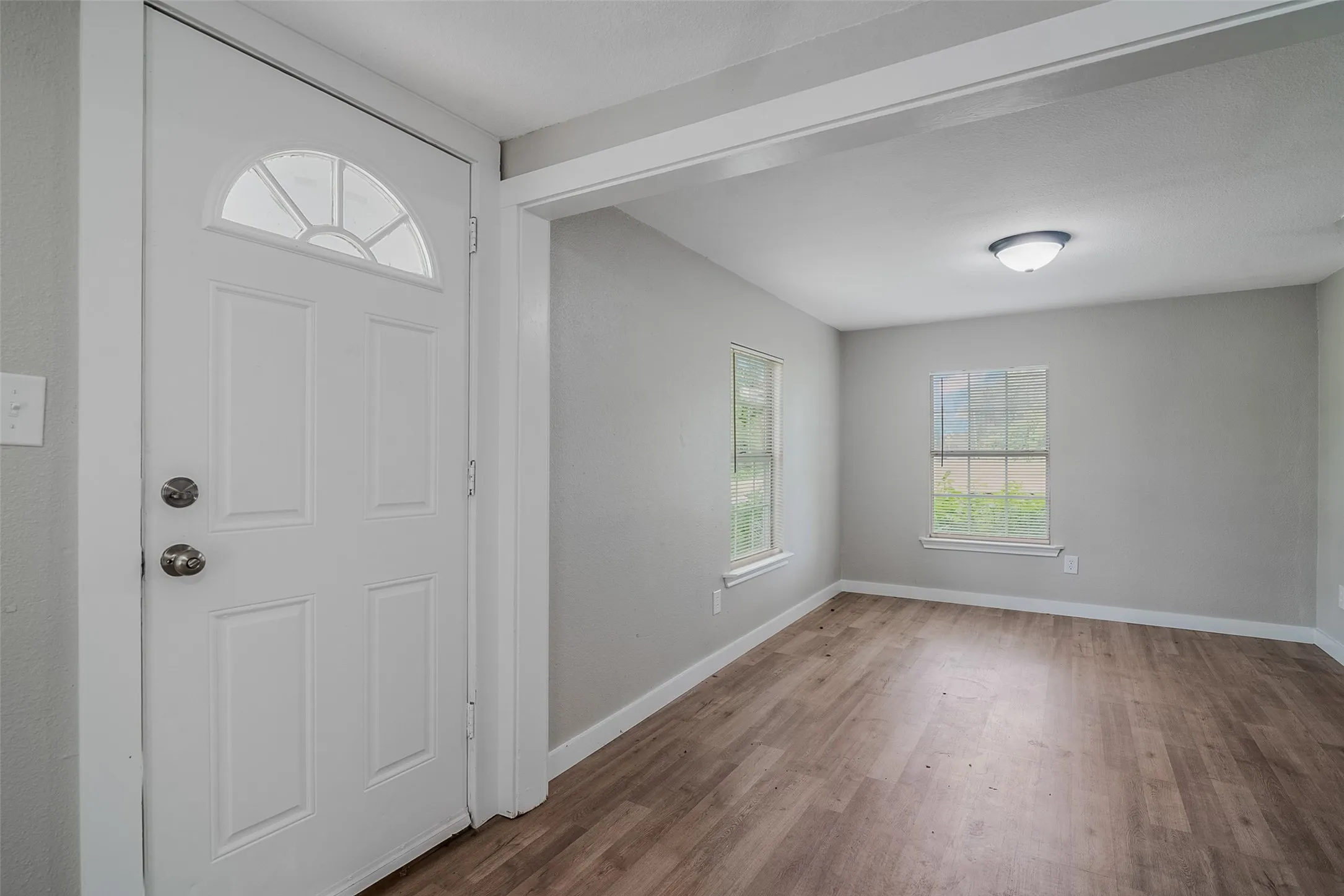 Single Family Residence For Sale in Grayson County , 627 E Pacific Street, Sherman, Texas 75090, 3 Bedroom, 2 Bathroom, Garage spaces, 1,280 Sqft, built in 1950, mls#21277616, Real Estate Agent in Sherman, Homes For Sale in Grayson county, Homes For Sale in Sherman, Realtor in Sherman Texas, Real Estate Brokerage Independent Realty Texas, Luminita Cordes Realtor
