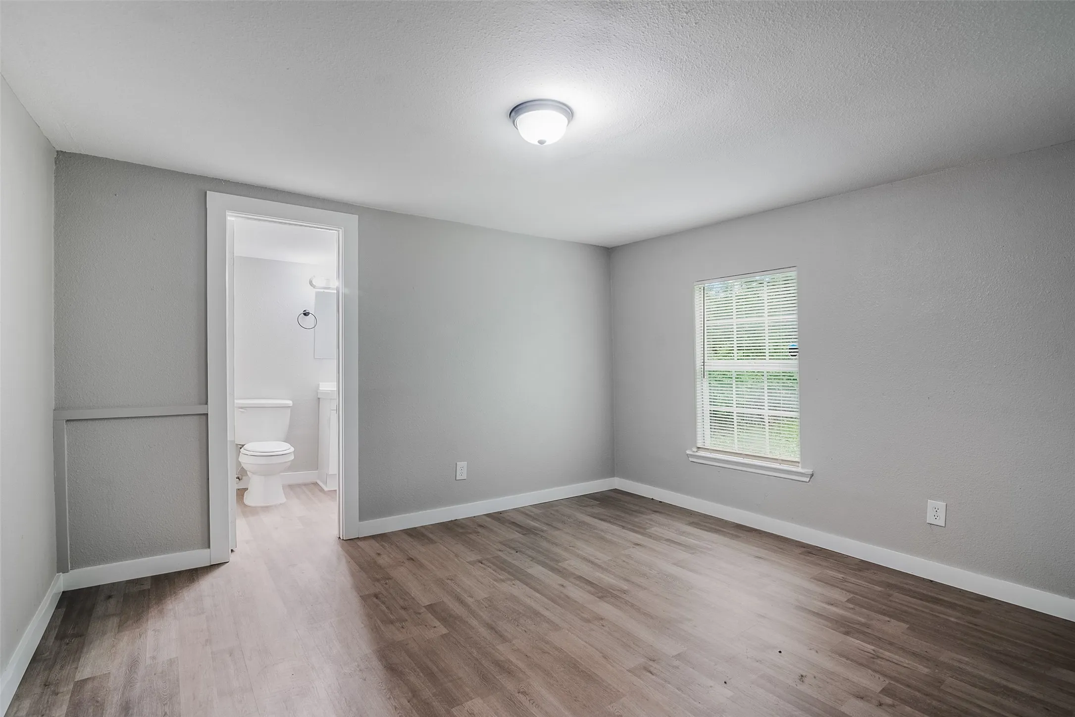 Single Family Residence For Sale in Grayson County , 627 E Pacific Street, Sherman, Texas 75090, 3 Bedroom, 2 Bathroom, Garage spaces, 1,280 Sqft, built in 1950, mls#21277616, Real Estate Agent in Sherman, Homes For Sale in Grayson county, Homes For Sale in Sherman, Realtor in Sherman Texas, Real Estate Brokerage Independent Realty Texas, Luminita Cordes Realtor