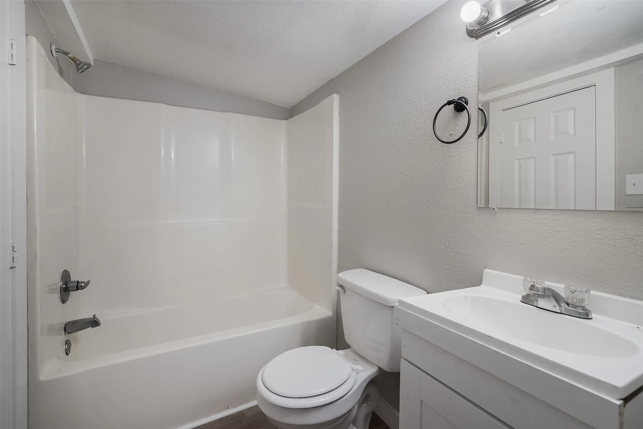 Single Family Residence For Sale in Grayson County , 627 E Pacific Street, Sherman, Texas 75090, 3 Bedroom, 2 Bathroom, Garage spaces, 1,280 Sqft, built in 1950, mls#21277616, Real Estate Agent in Sherman, Homes For Sale in Grayson county, Homes For Sale in Sherman, Realtor in Sherman Texas, Real Estate Brokerage Independent Realty Texas, Luminita Cordes Realtor