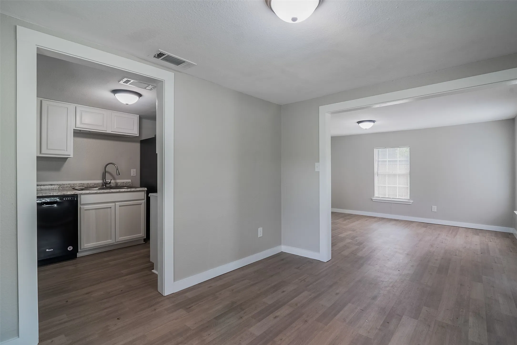 Single Family Residence For Sale in Grayson County , 627 E Pacific Street, Sherman, Texas 75090, 3 Bedroom, 2 Bathroom, Garage spaces, 1,280 Sqft, built in 1950, mls#21277616, Real Estate Agent in Sherman, Homes For Sale in Grayson county, Homes For Sale in Sherman, Realtor in Sherman Texas, Real Estate Brokerage Independent Realty Texas, Luminita Cordes Realtor
