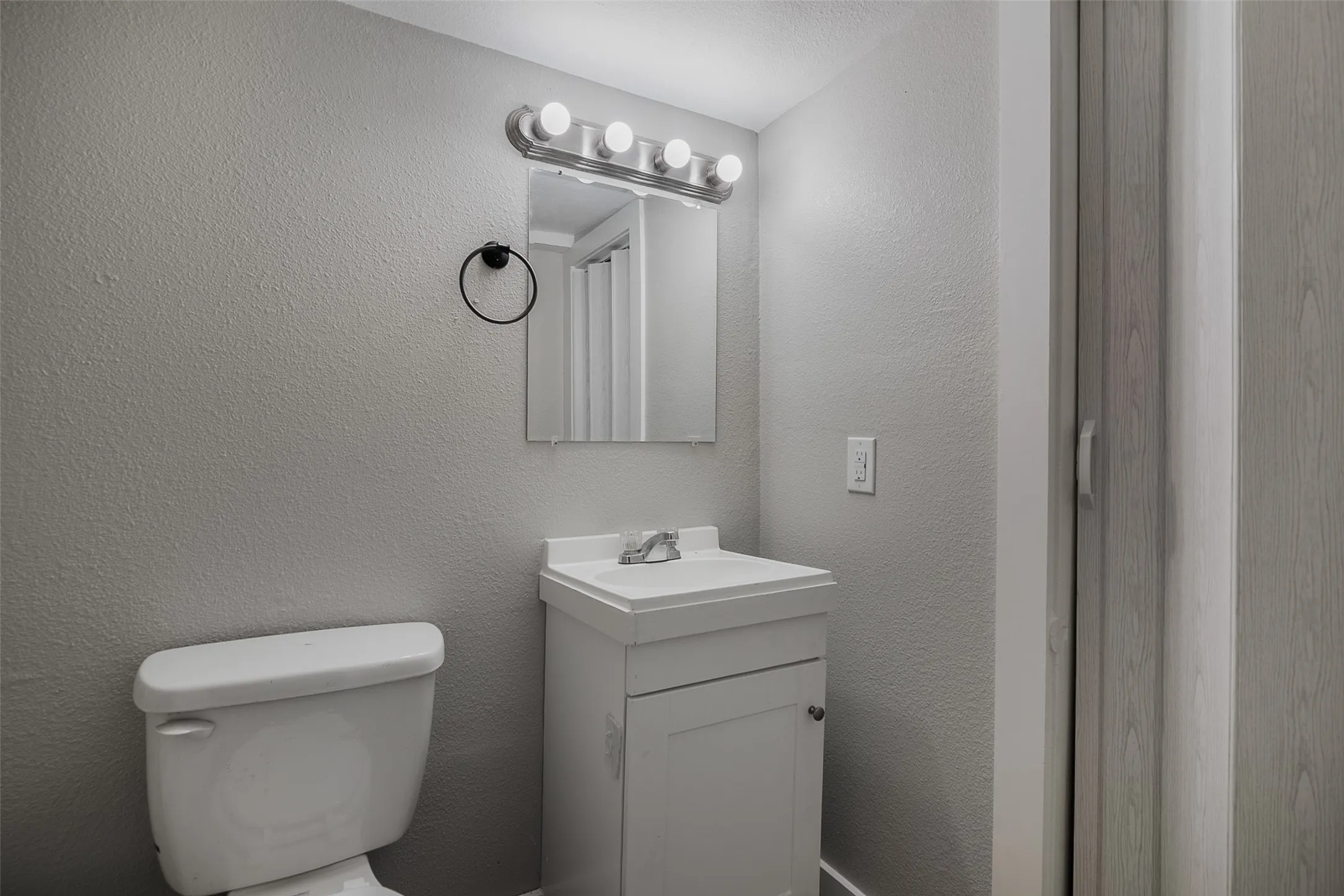 Single Family Residence For Sale in Grayson County , 627 E Pacific Street, Sherman, Texas 75090, 3 Bedroom, 2 Bathroom, Garage spaces, 1,280 Sqft, built in 1950, mls#21277616, Real Estate Agent in Sherman, Homes For Sale in Grayson county, Homes For Sale in Sherman, Realtor in Sherman Texas, Real Estate Brokerage Independent Realty Texas, Luminita Cordes Realtor