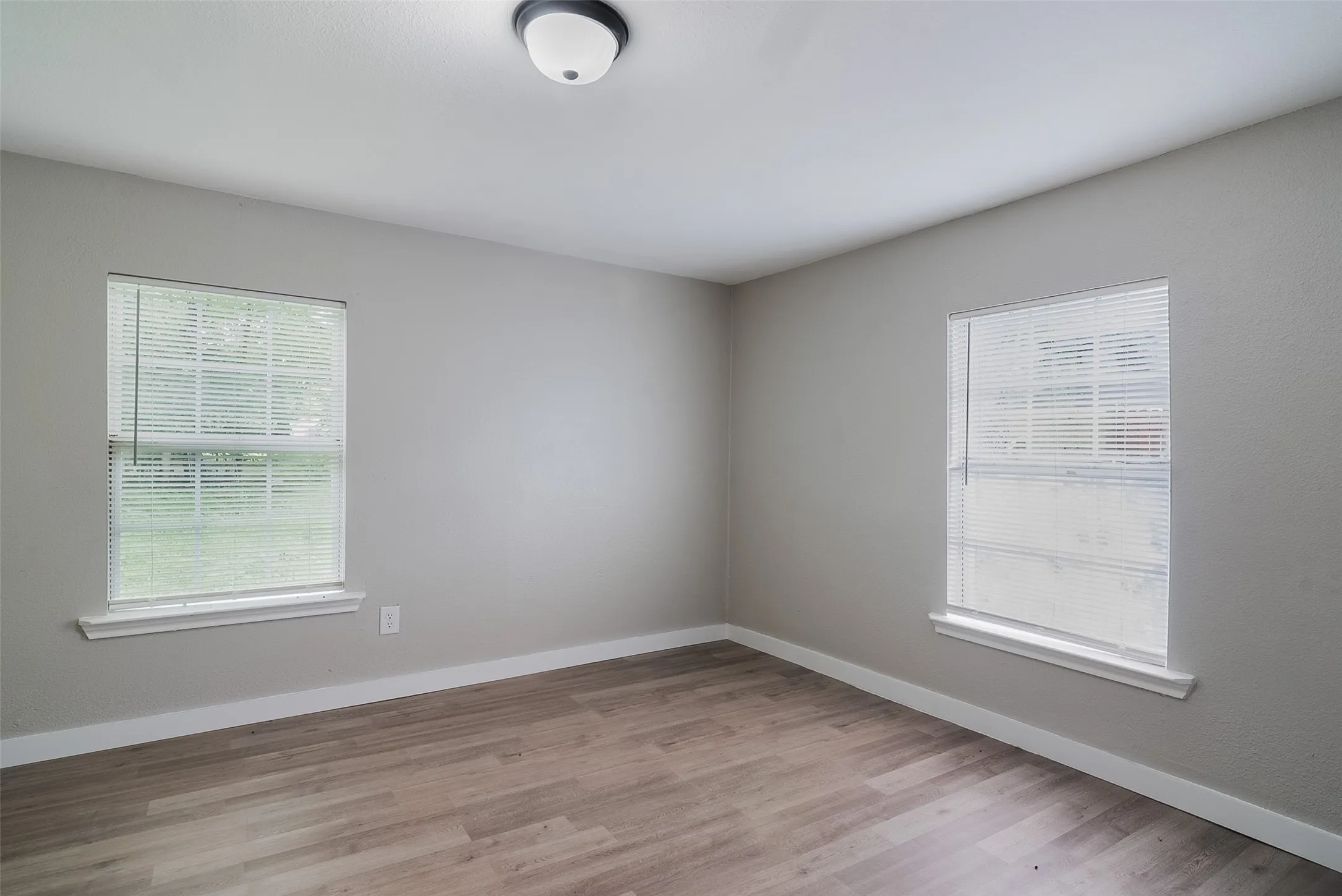 Single Family Residence For Sale in Grayson County , 627 E Pacific Street, Sherman, Texas 75090, 3 Bedroom, 2 Bathroom, Garage spaces, 1,280 Sqft, built in 1950, mls#21277616, Real Estate Agent in Sherman, Homes For Sale in Grayson county, Homes For Sale in Sherman, Realtor in Sherman Texas, Real Estate Brokerage Independent Realty Texas, Luminita Cordes Realtor