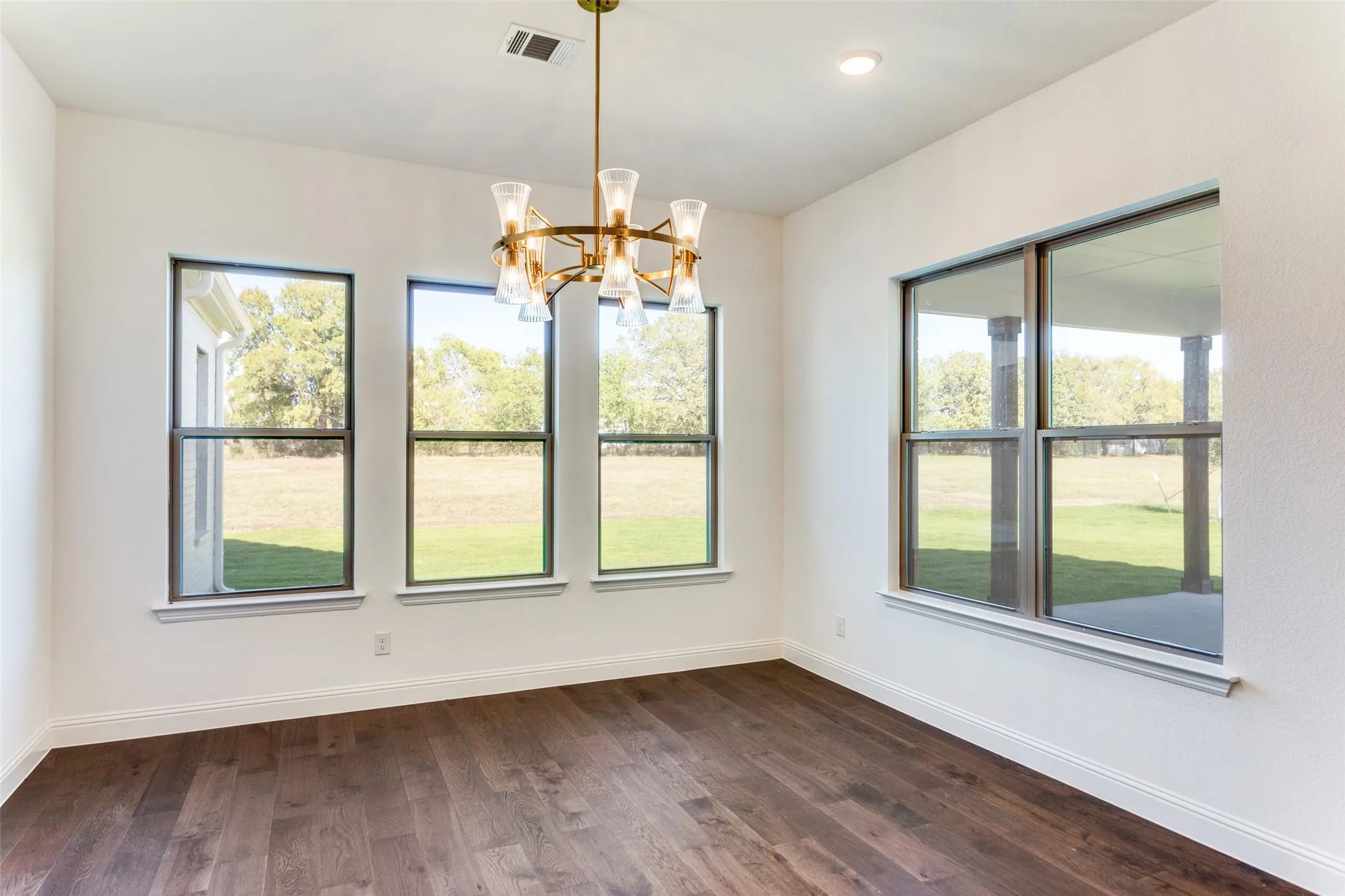Single Family Residence For Sale in Parker County , 1001 Emery Court, Weatherford, Texas 76087, 3 Bedroom, 3 Bathroom, 3 Garage spaces, 2,670 Sqft, built in 2025, mls#21279600, Real Estate Agent in Weatherford, Homes For Sale in Parker county, Homes For Sale in Weatherford, Realtor in Weatherford Texas, Real Estate Brokerage Independent Realty Texas, Luminita Cordes Realtor