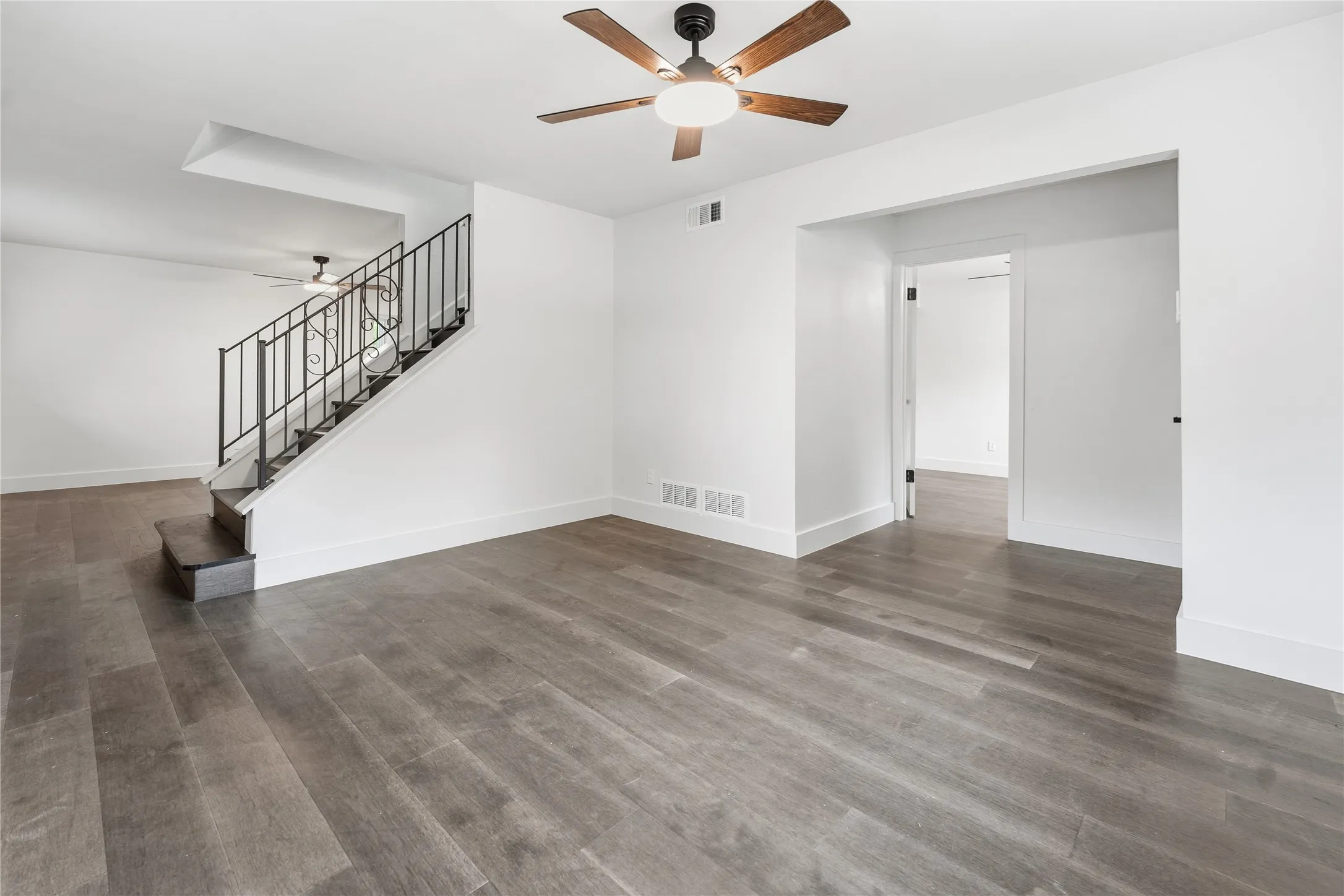 Single Family Residence For Sale in Johnson County , 220 Robert Street, Burleson, Texas 76028, 3 Bedroom, 2 Bathroom, 2 Garage spaces, 1,454 Sqft, built in 1963, mls#21279343, Real Estate Agent in Burleson, Homes For Sale in Johnson county, Homes For Sale in Burleson, Realtor in Burleson Texas, Real Estate Brokerage Independent Realty Texas, Luminita Cordes Realtor
