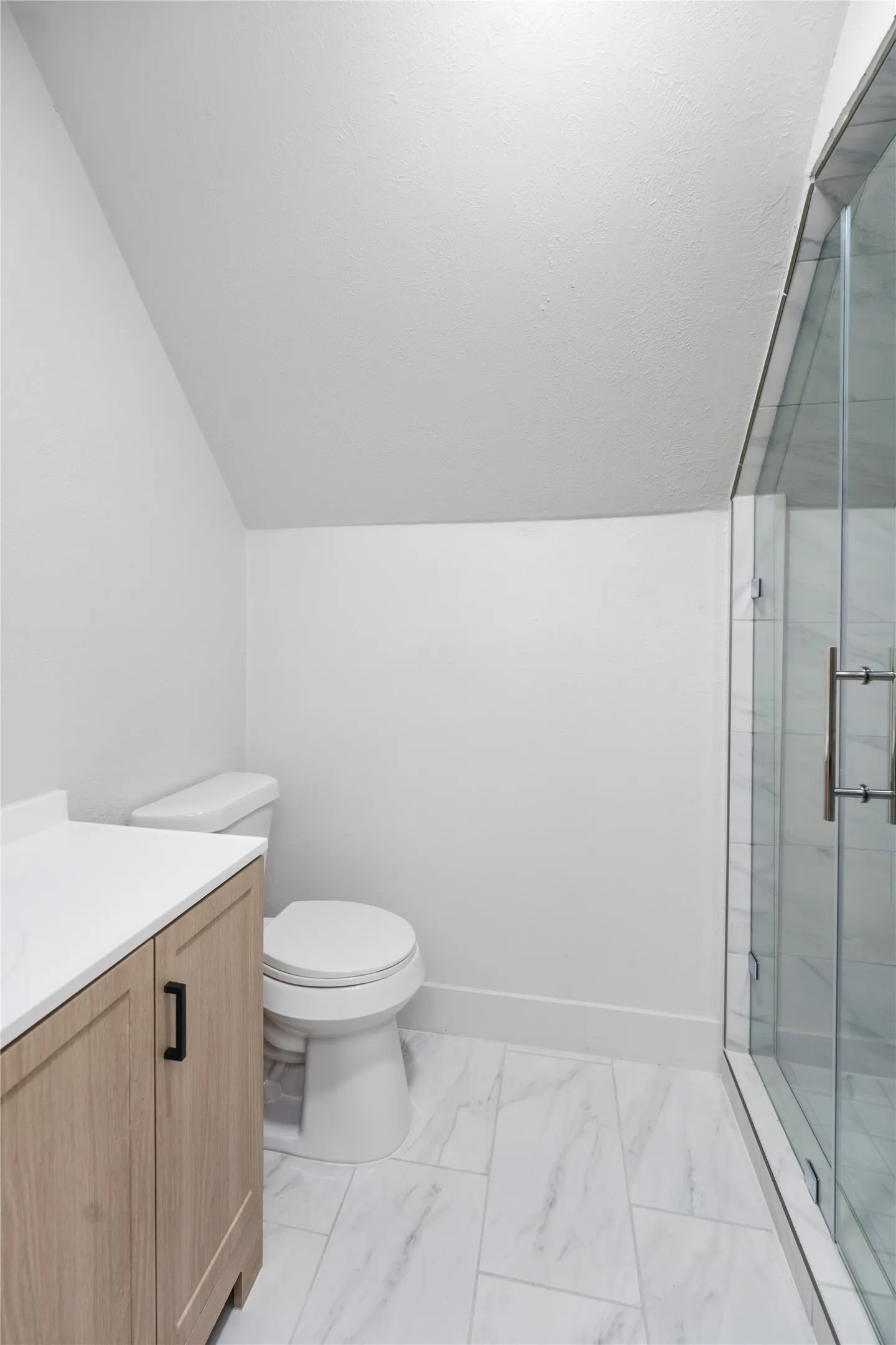 Single Family Residence For Sale in Johnson County , 220 Robert Street, Burleson, Texas 76028, 3 Bedroom, 2 Bathroom, 2 Garage spaces, 1,454 Sqft, built in 1963, mls#21279343, Real Estate Agent in Burleson, Homes For Sale in Johnson county, Homes For Sale in Burleson, Realtor in Burleson Texas, Real Estate Brokerage Independent Realty Texas, Luminita Cordes Realtor