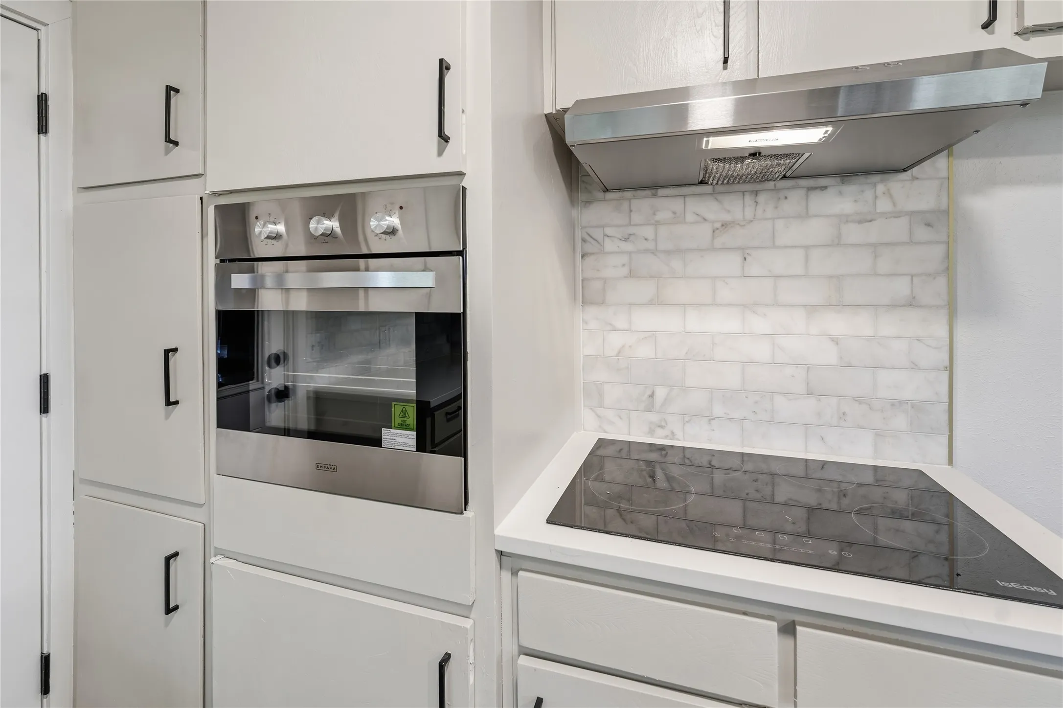 Single Family Residence For Sale in Johnson County , 220 Robert Street, Burleson, Texas 76028, 3 Bedroom, 2 Bathroom, 2 Garage spaces, 1,454 Sqft, built in 1963, mls#21279343, Real Estate Agent in Burleson, Homes For Sale in Johnson county, Homes For Sale in Burleson, Realtor in Burleson Texas, Real Estate Brokerage Independent Realty Texas, Luminita Cordes Realtor