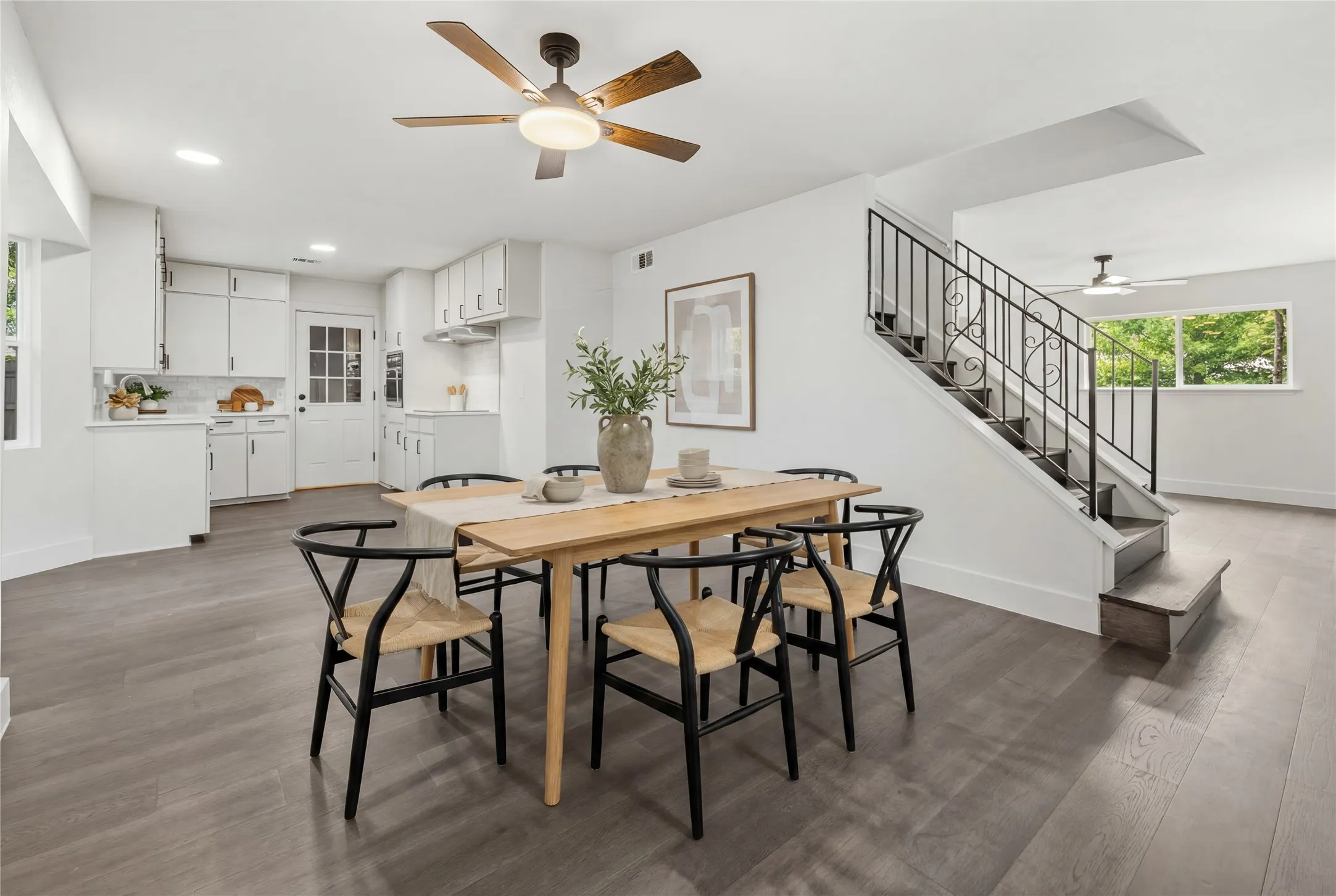 Single Family Residence For Sale in Johnson County , 220 Robert Street, Burleson, Texas 76028, 3 Bedroom, 2 Bathroom, 2 Garage spaces, 1,454 Sqft, built in 1963, mls#21279343, Real Estate Agent in Burleson, Homes For Sale in Johnson county, Homes For Sale in Burleson, Realtor in Burleson Texas, Real Estate Brokerage Independent Realty Texas, Luminita Cordes Realtor