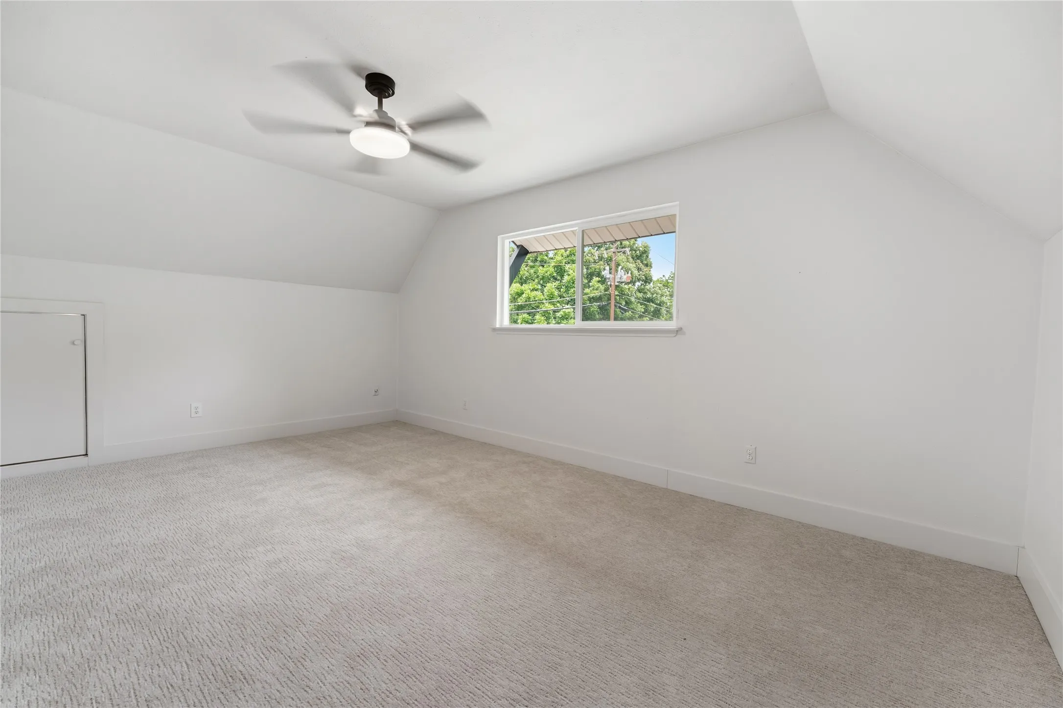 Single Family Residence For Sale in Johnson County , 220 Robert Street, Burleson, Texas 76028, 3 Bedroom, 2 Bathroom, 2 Garage spaces, 1,454 Sqft, built in 1963, mls#21279343, Real Estate Agent in Burleson, Homes For Sale in Johnson county, Homes For Sale in Burleson, Realtor in Burleson Texas, Real Estate Brokerage Independent Realty Texas, Luminita Cordes Realtor