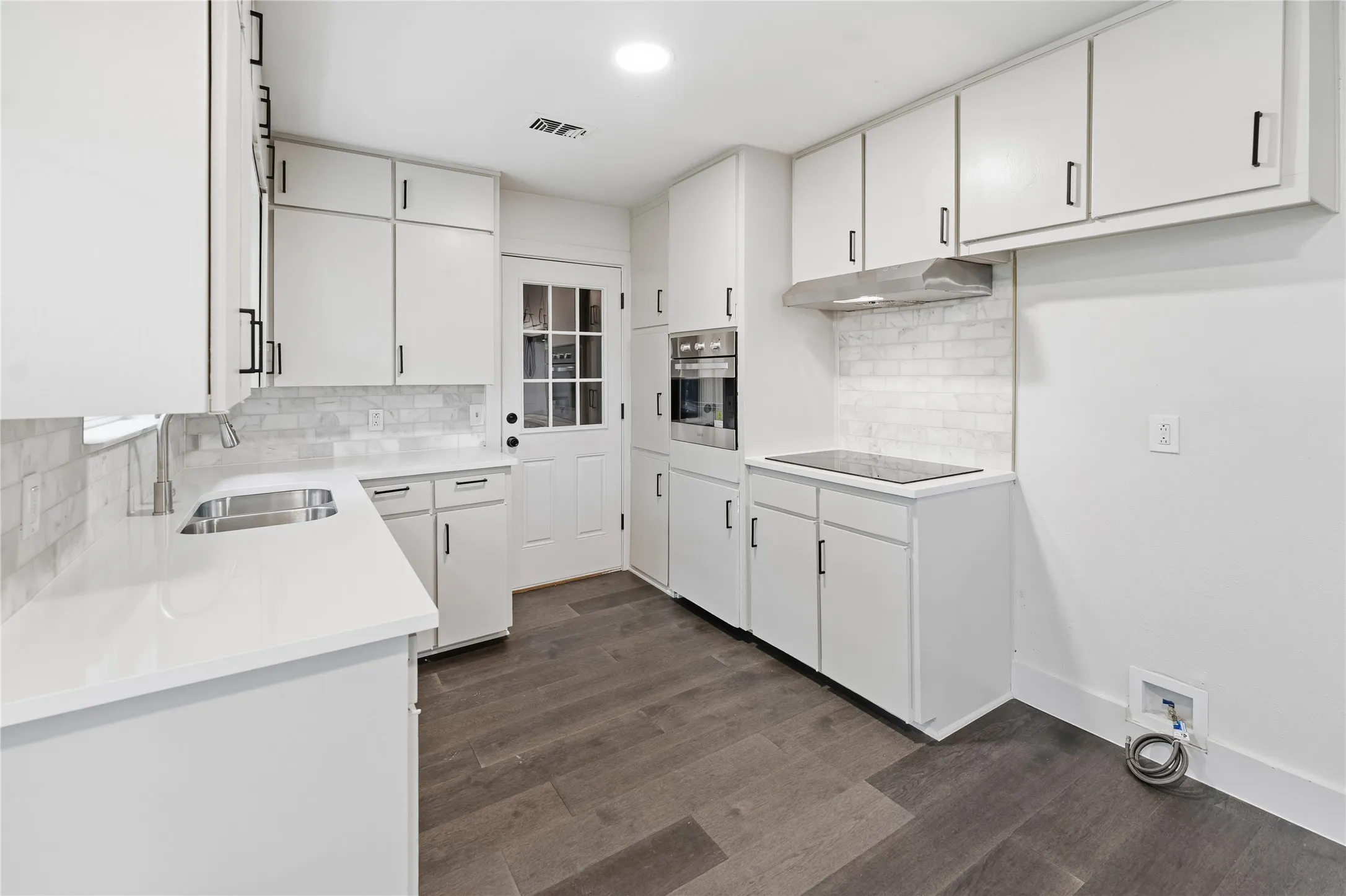 Single Family Residence For Sale in Johnson County , 220 Robert Street, Burleson, Texas 76028, 3 Bedroom, 2 Bathroom, 2 Garage spaces, 1,454 Sqft, built in 1963, mls#21279343, Real Estate Agent in Burleson, Homes For Sale in Johnson county, Homes For Sale in Burleson, Realtor in Burleson Texas, Real Estate Brokerage Independent Realty Texas, Luminita Cordes Realtor