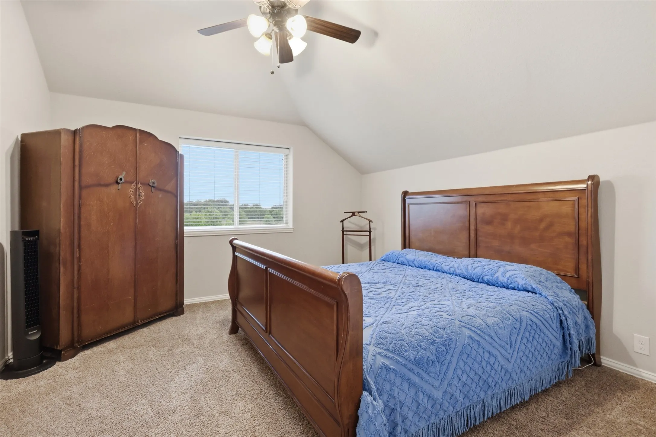 Single Family Residence For Sale in Johnson County , 1385 Litchfield Lane, Burleson, Texas 76028, 4 Bedroom, 3 Bathroom, 3 Garage spaces, 2,791 Sqft, built in 2016, mls#21277472, Real Estate Agent in Burleson, Homes For Sale in Johnson county, Homes For Sale in Burleson, Realtor in Burleson Texas, Real Estate Brokerage Independent Realty Texas, Luminita Cordes Realtor