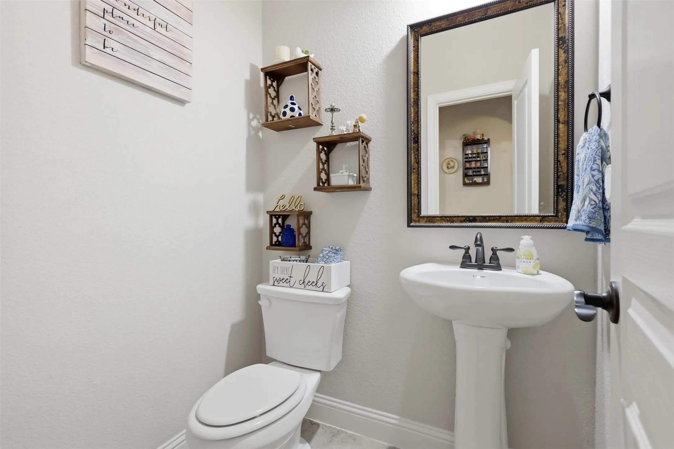 Single Family Residence For Sale in Johnson County , 1385 Litchfield Lane, Burleson, Texas 76028, 4 Bedroom, 3 Bathroom, 3 Garage spaces, 2,791 Sqft, built in 2016, mls#21277472, Real Estate Agent in Burleson, Homes For Sale in Johnson county, Homes For Sale in Burleson, Realtor in Burleson Texas, Real Estate Brokerage Independent Realty Texas, Luminita Cordes Realtor