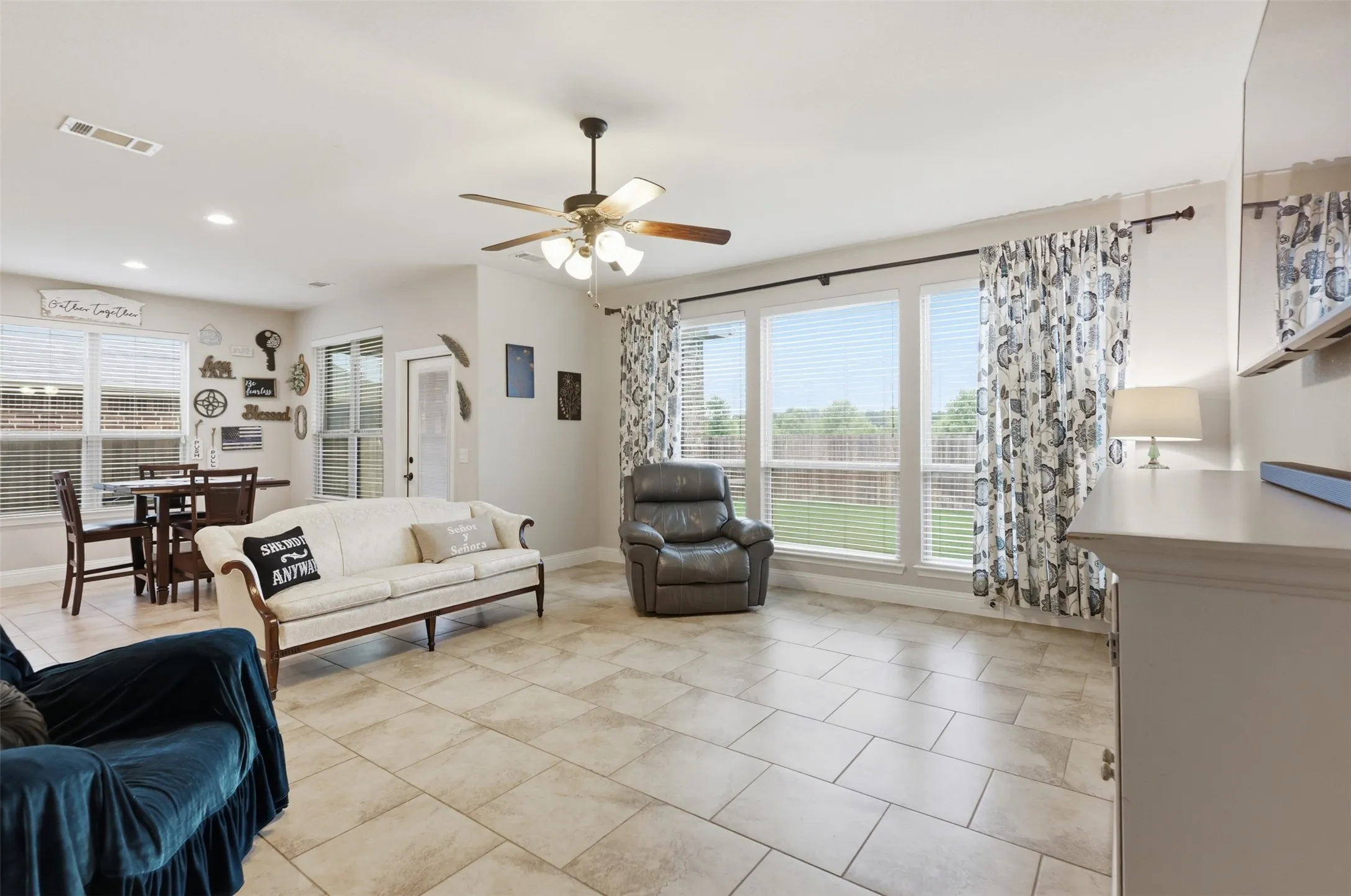 Single Family Residence For Sale in Johnson County , 1385 Litchfield Lane, Burleson, Texas 76028, 4 Bedroom, 3 Bathroom, 3 Garage spaces, 2,791 Sqft, built in 2016, mls#21277472, Real Estate Agent in Burleson, Homes For Sale in Johnson county, Homes For Sale in Burleson, Realtor in Burleson Texas, Real Estate Brokerage Independent Realty Texas, Luminita Cordes Realtor