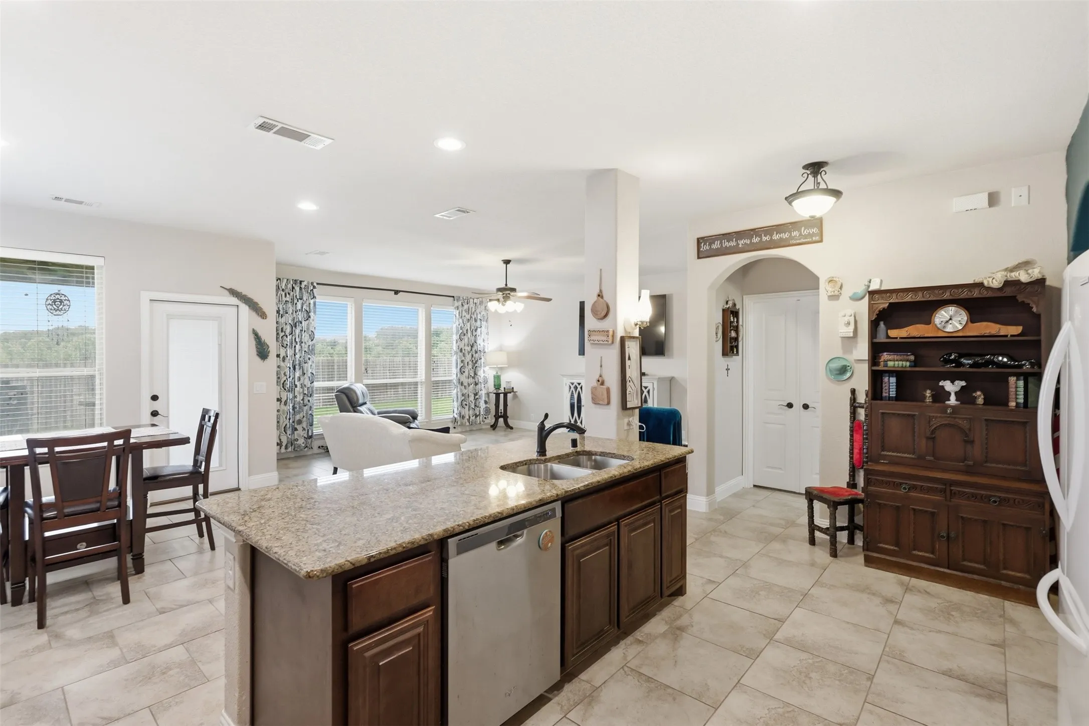 Single Family Residence For Sale in Johnson County , 1385 Litchfield Lane, Burleson, Texas 76028, 4 Bedroom, 3 Bathroom, 3 Garage spaces, 2,791 Sqft, built in 2016, mls#21277472, Real Estate Agent in Burleson, Homes For Sale in Johnson county, Homes For Sale in Burleson, Realtor in Burleson Texas, Real Estate Brokerage Independent Realty Texas, Luminita Cordes Realtor