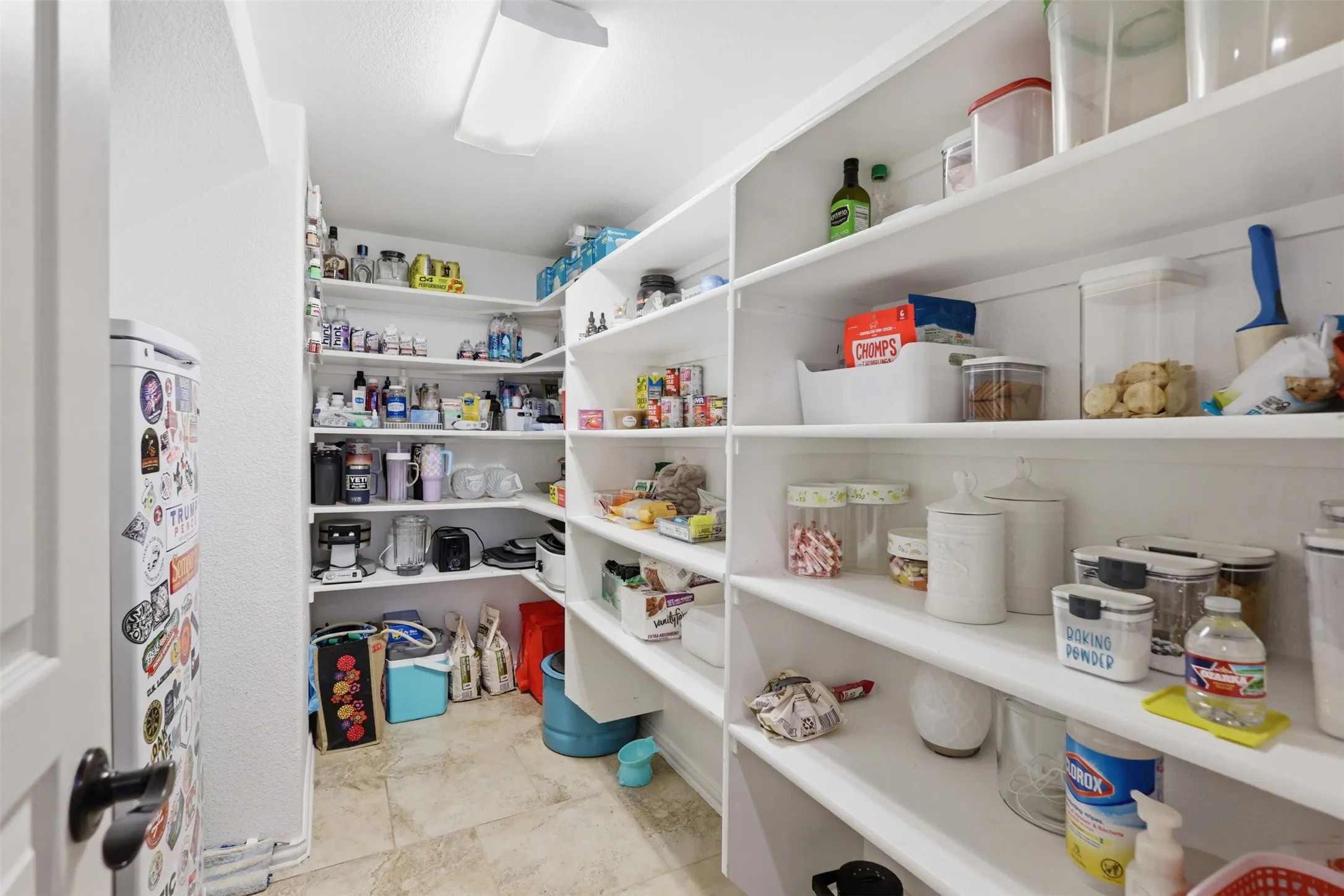 Single Family Residence For Sale in Johnson County , 1385 Litchfield Lane, Burleson, Texas 76028, 4 Bedroom, 3 Bathroom, 3 Garage spaces, 2,791 Sqft, built in 2016, mls#21277472, Real Estate Agent in Burleson, Homes For Sale in Johnson county, Homes For Sale in Burleson, Realtor in Burleson Texas, Real Estate Brokerage Independent Realty Texas, Luminita Cordes Realtor
