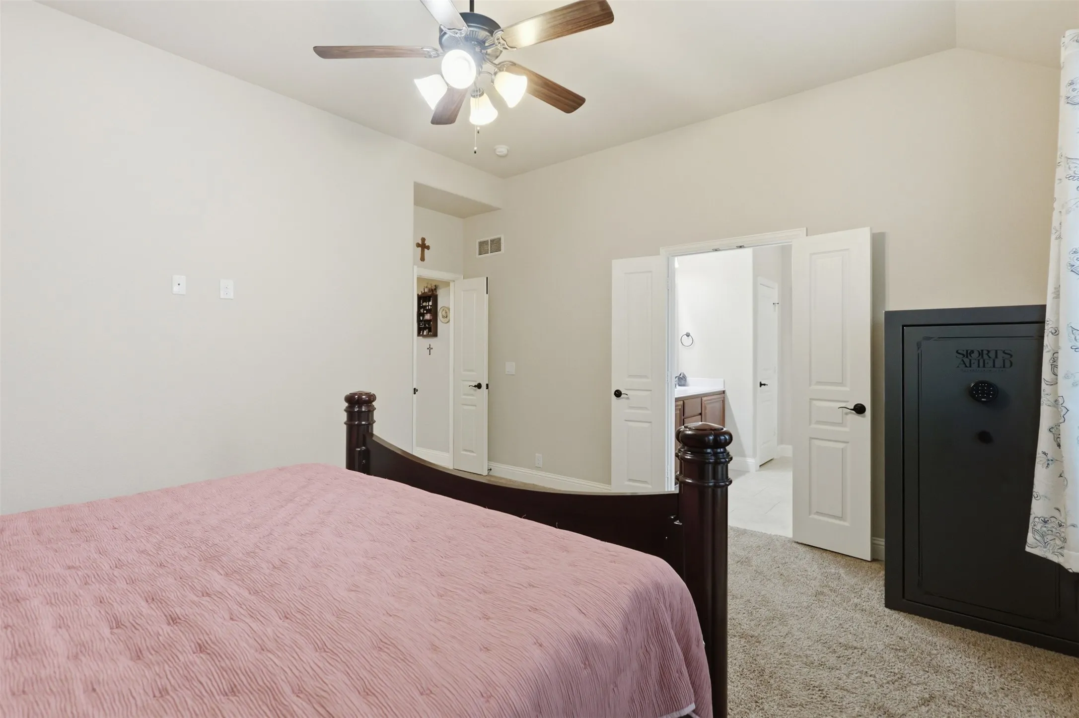 Single Family Residence For Sale in Johnson County , 1385 Litchfield Lane, Burleson, Texas 76028, 4 Bedroom, 3 Bathroom, 3 Garage spaces, 2,791 Sqft, built in 2016, mls#21277472, Real Estate Agent in Burleson, Homes For Sale in Johnson county, Homes For Sale in Burleson, Realtor in Burleson Texas, Real Estate Brokerage Independent Realty Texas, Luminita Cordes Realtor