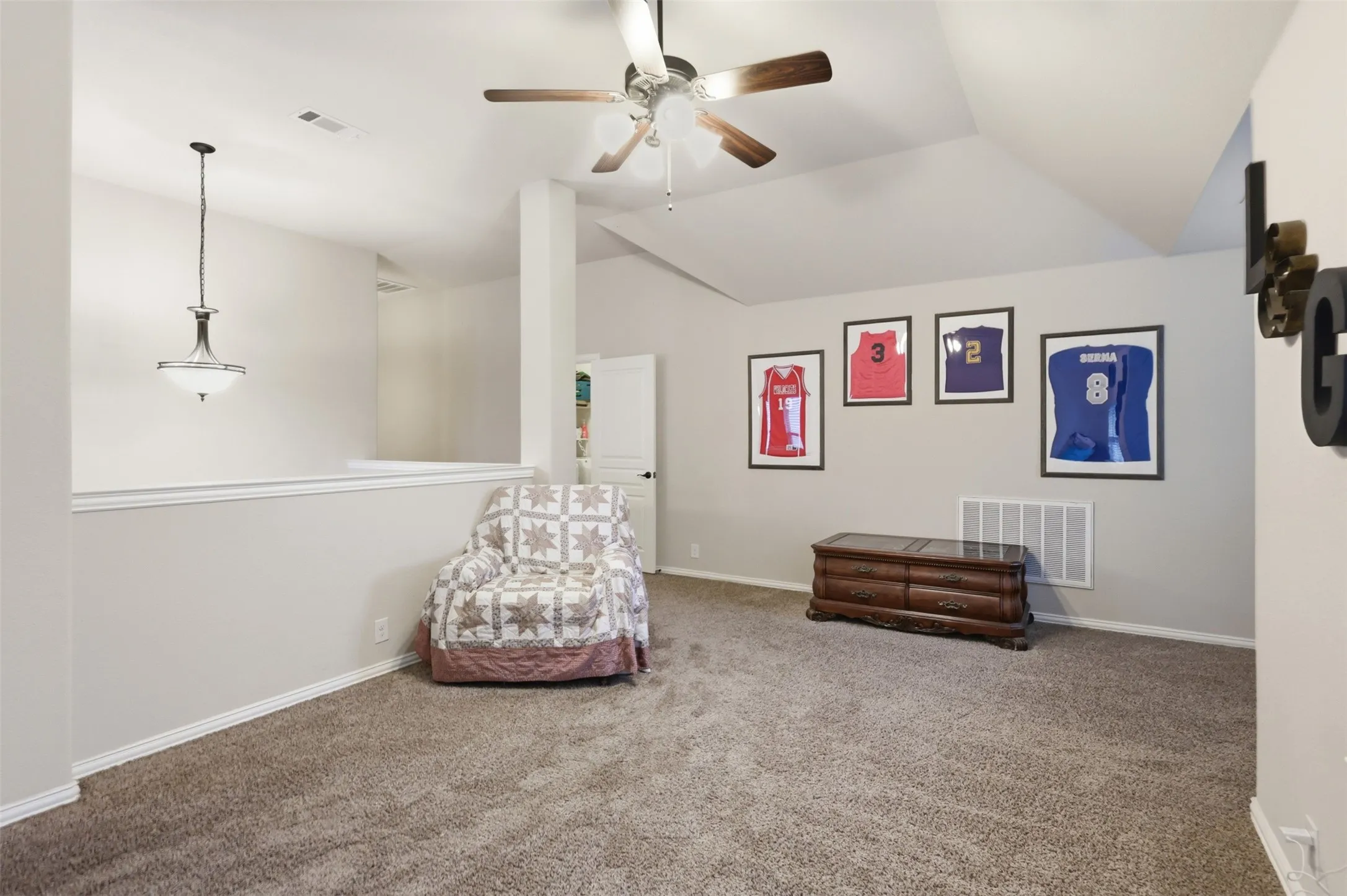 Single Family Residence For Sale in Johnson County , 1385 Litchfield Lane, Burleson, Texas 76028, 4 Bedroom, 3 Bathroom, 3 Garage spaces, 2,791 Sqft, built in 2016, mls#21277472, Real Estate Agent in Burleson, Homes For Sale in Johnson county, Homes For Sale in Burleson, Realtor in Burleson Texas, Real Estate Brokerage Independent Realty Texas, Luminita Cordes Realtor
