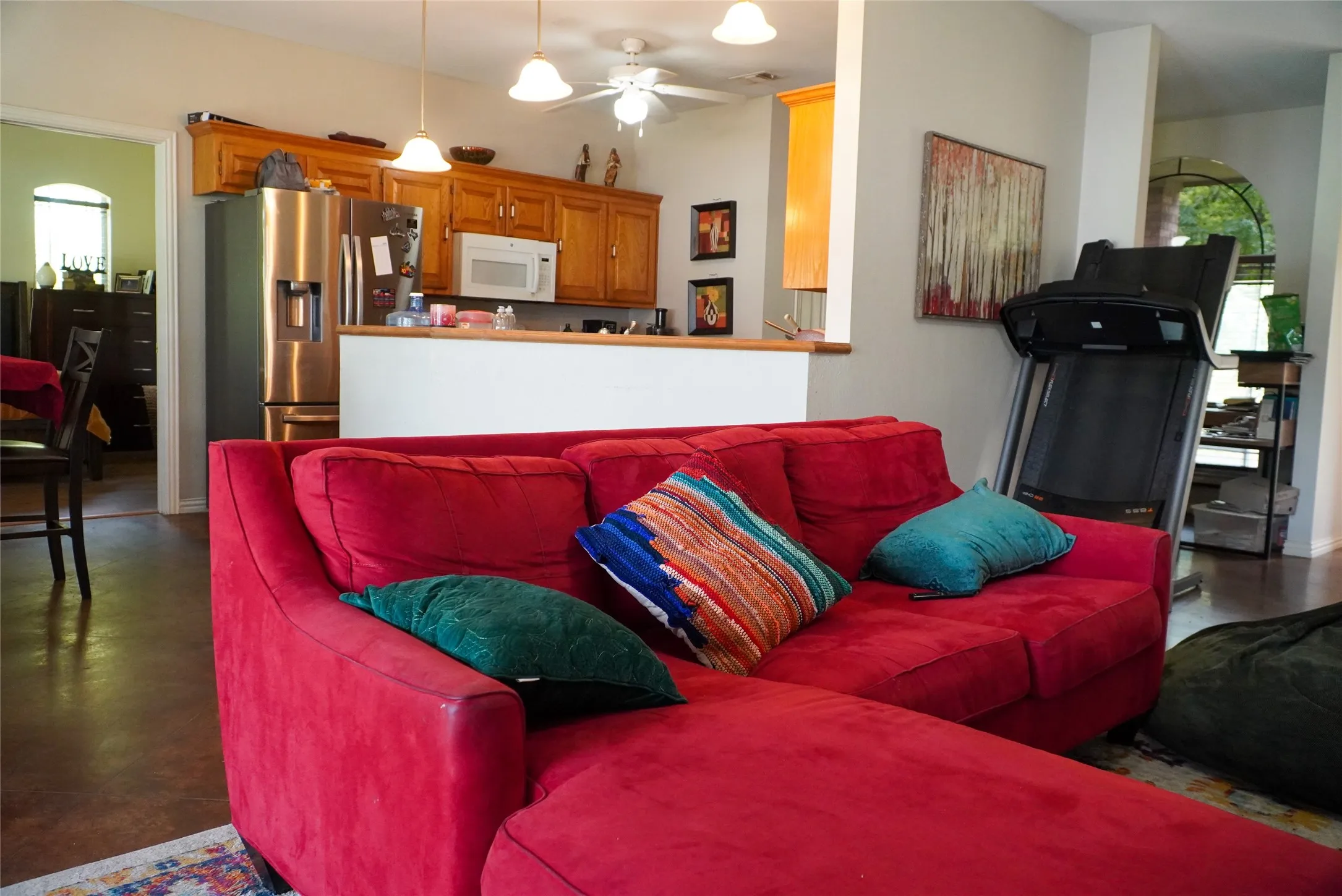 Single Family Residence For Sale in Johnson County , 404 E Oakdale Street, Keene, Texas 76059, 3 Bedrooms, 2 Bathrooms, Garage spaces, 1,514 Sqft, built in 2004, Price $360,000, mls#21279678, Real Estate Agent in Keene, Homes For Sale in Johnson county, Homes For Sale in Keene, Realtor in Keene Texas, Real Estate Brokerage Independent Realty Texas, Luminita Cordes Realtor