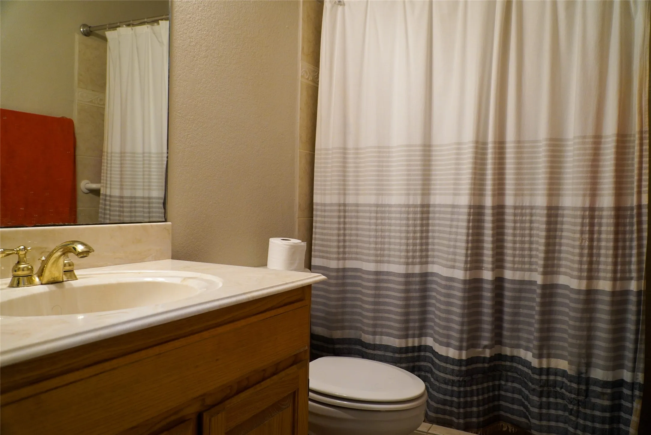 Single Family Residence For Sale in Johnson County , 404 E Oakdale Street, Keene, Texas 76059, 3 Bedrooms, 2 Bathrooms, Garage spaces, 1,514 Sqft, built in 2004, Price $360,000, mls#21279678, Real Estate Agent in Keene, Homes For Sale in Johnson county, Homes For Sale in Keene, Realtor in Keene Texas, Real Estate Brokerage Independent Realty Texas, Luminita Cordes Realtor