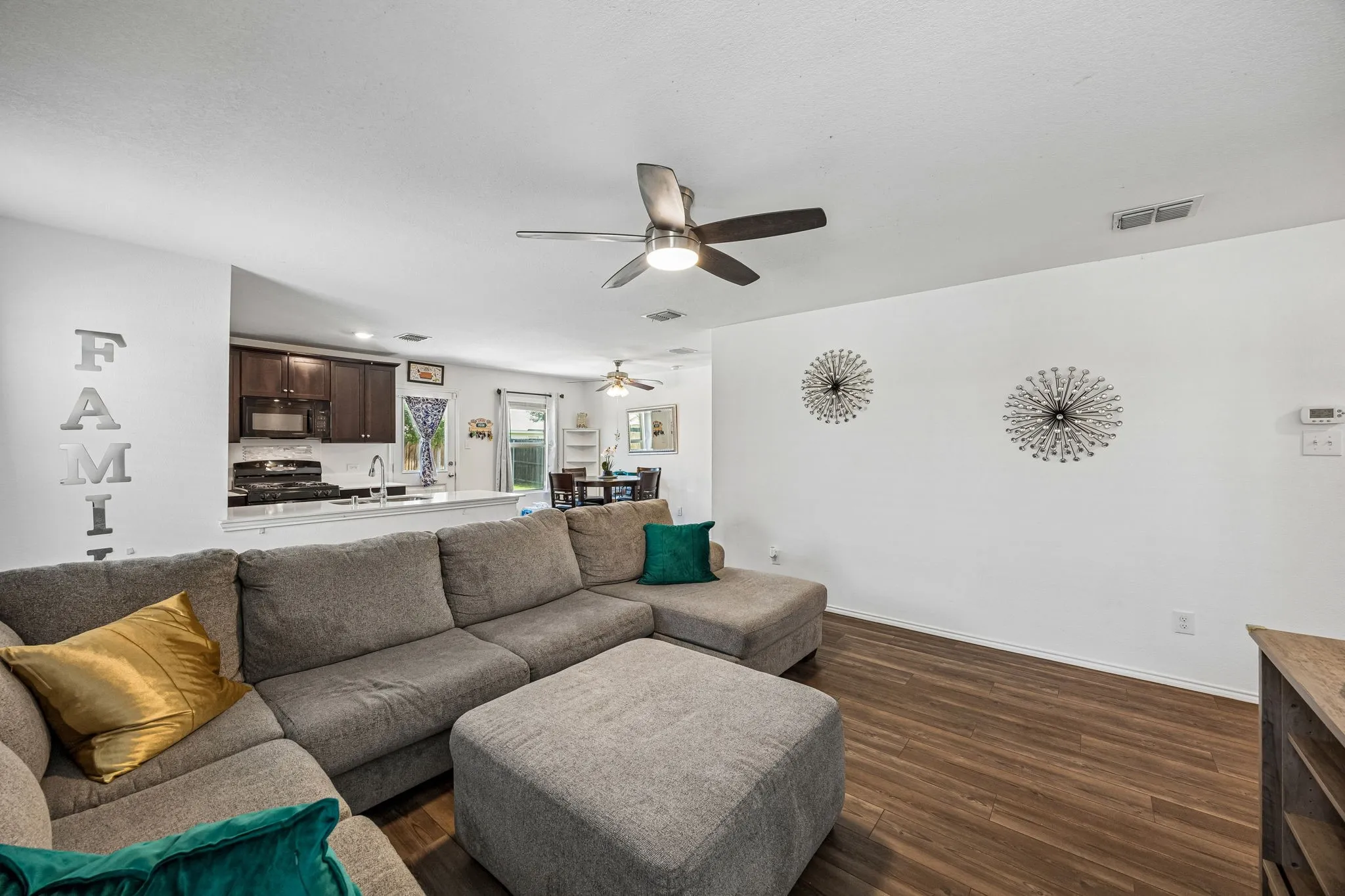 Single Family Residence For Sale in Collin County , 1806 River Crossing Drive, Anna, Texas 75409, 3 Bedroom, 2 Bathroom, 2 Garage spaces, 1,281 Sqft, built in 2021, mls#21277739, Real Estate Agent in Anna, Homes For Sale in Collin county, Homes For Sale in Anna, Realtor in Anna Texas, Real Estate Brokerage Independent Realty Texas, Luminita Cordes Realtor