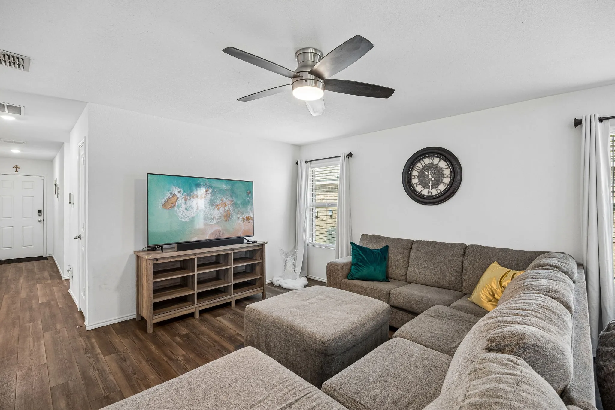 Single Family Residence For Sale in Collin County , 1806 River Crossing Drive, Anna, Texas 75409, 3 Bedroom, 2 Bathroom, 2 Garage spaces, 1,281 Sqft, built in 2021, mls#21277739, Real Estate Agent in Anna, Homes For Sale in Collin county, Homes For Sale in Anna, Realtor in Anna Texas, Real Estate Brokerage Independent Realty Texas, Luminita Cordes Realtor
