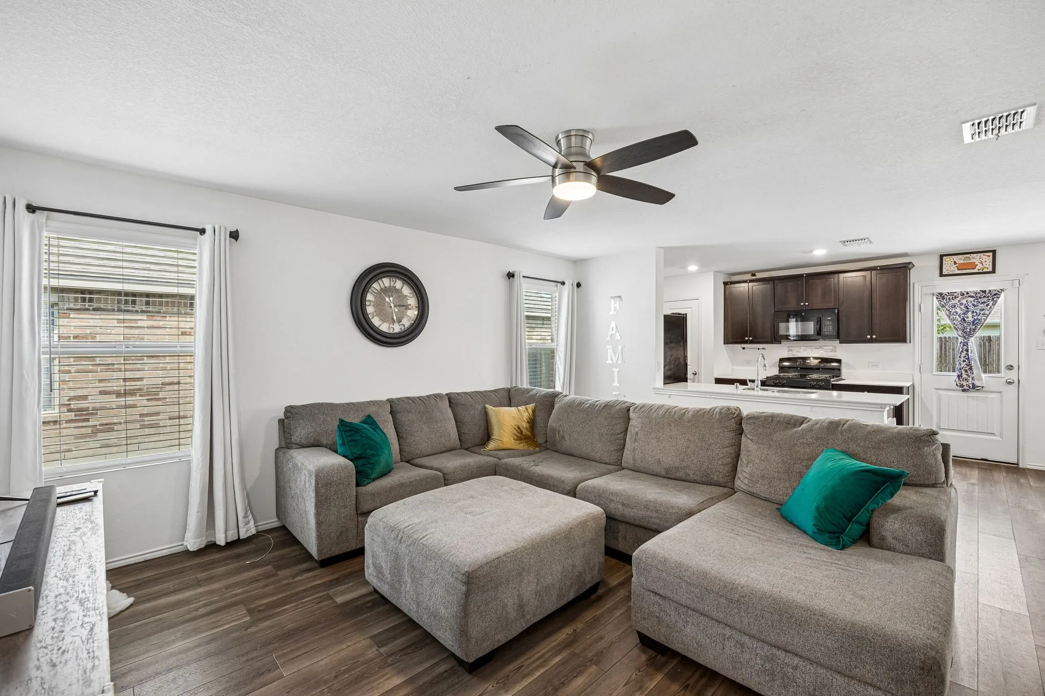 Single Family Residence For Sale in Collin County , 1806 River Crossing Drive, Anna, Texas 75409, 3 Bedroom, 2 Bathroom, 2 Garage spaces, 1,281 Sqft, built in 2021, mls#21277739, Real Estate Agent in Anna, Homes For Sale in Collin county, Homes For Sale in Anna, Realtor in Anna Texas, Real Estate Brokerage Independent Realty Texas, Luminita Cordes Realtor