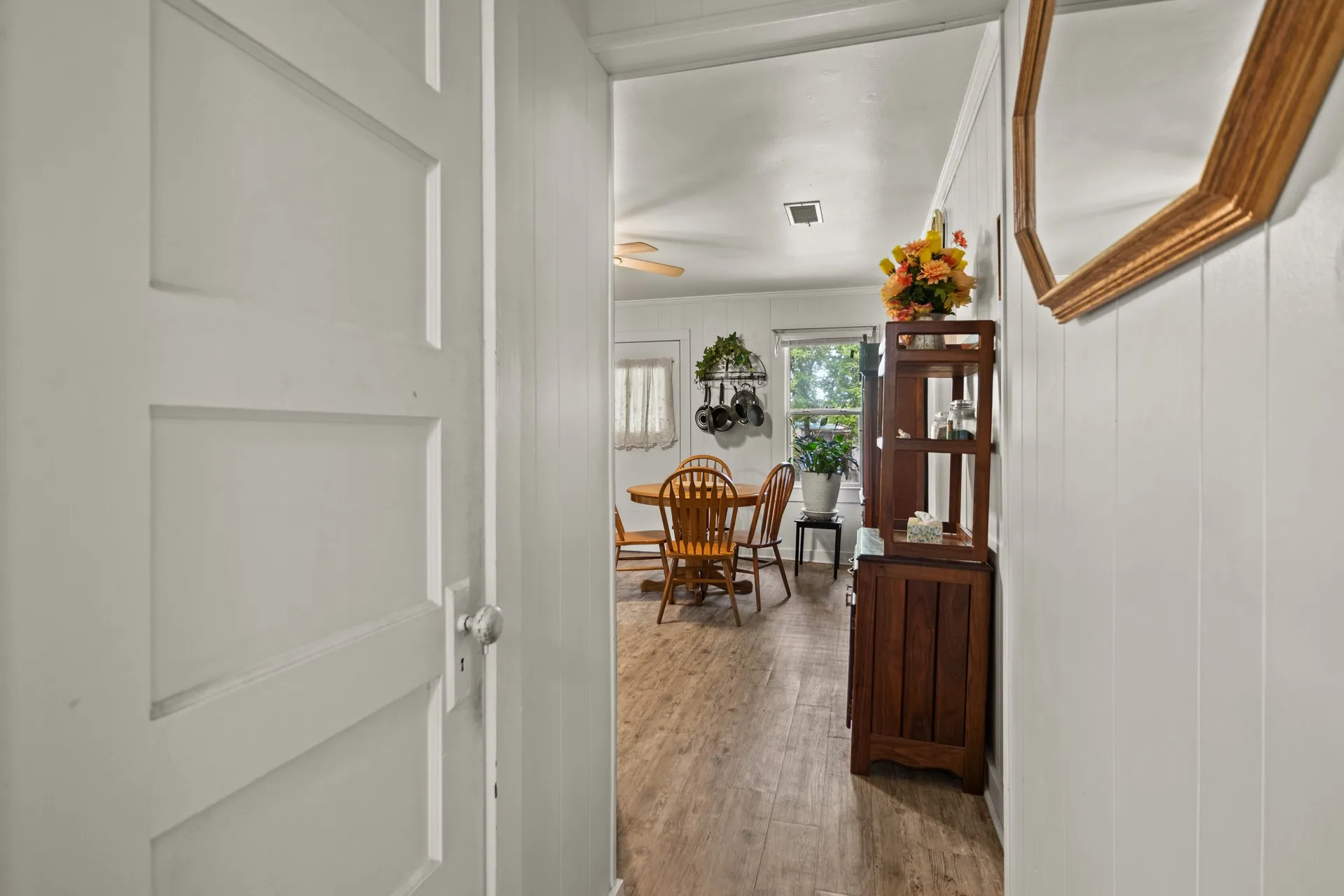 Single Family Residence For Sale in Gregg County , 103 S Sun Camp Road, White Oak, Texas 75693, 3 Bedrooms, 2 Bathrooms, Garage spaces, 1,496 Sqft, built in 1950, Price $175,000, mls#21277093, Real Estate Agent in White Oak, Homes For Sale in Gregg county, Homes For Sale in White Oak, Realtor in White Oak Texas, Real Estate Brokerage Independent Realty Texas, Luminita Cordes Realtor