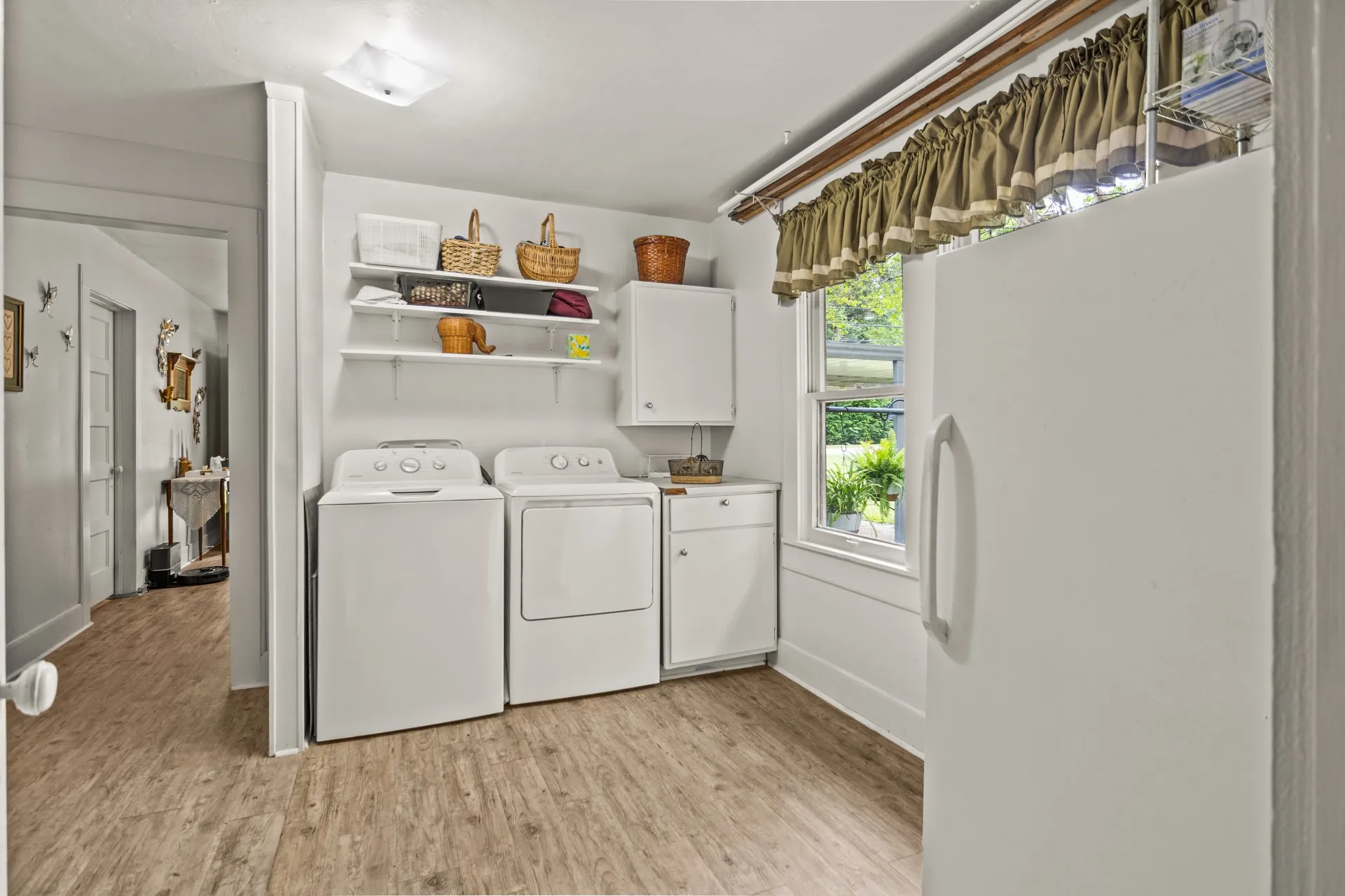 Single Family Residence For Sale in Gregg County , 103 S Sun Camp Road, White Oak, Texas 75693, 3 Bedrooms, 2 Bathrooms, Garage spaces, 1,496 Sqft, built in 1950, Price $175,000, mls#21277093, Real Estate Agent in White Oak, Homes For Sale in Gregg county, Homes For Sale in White Oak, Realtor in White Oak Texas, Real Estate Brokerage Independent Realty Texas, Luminita Cordes Realtor