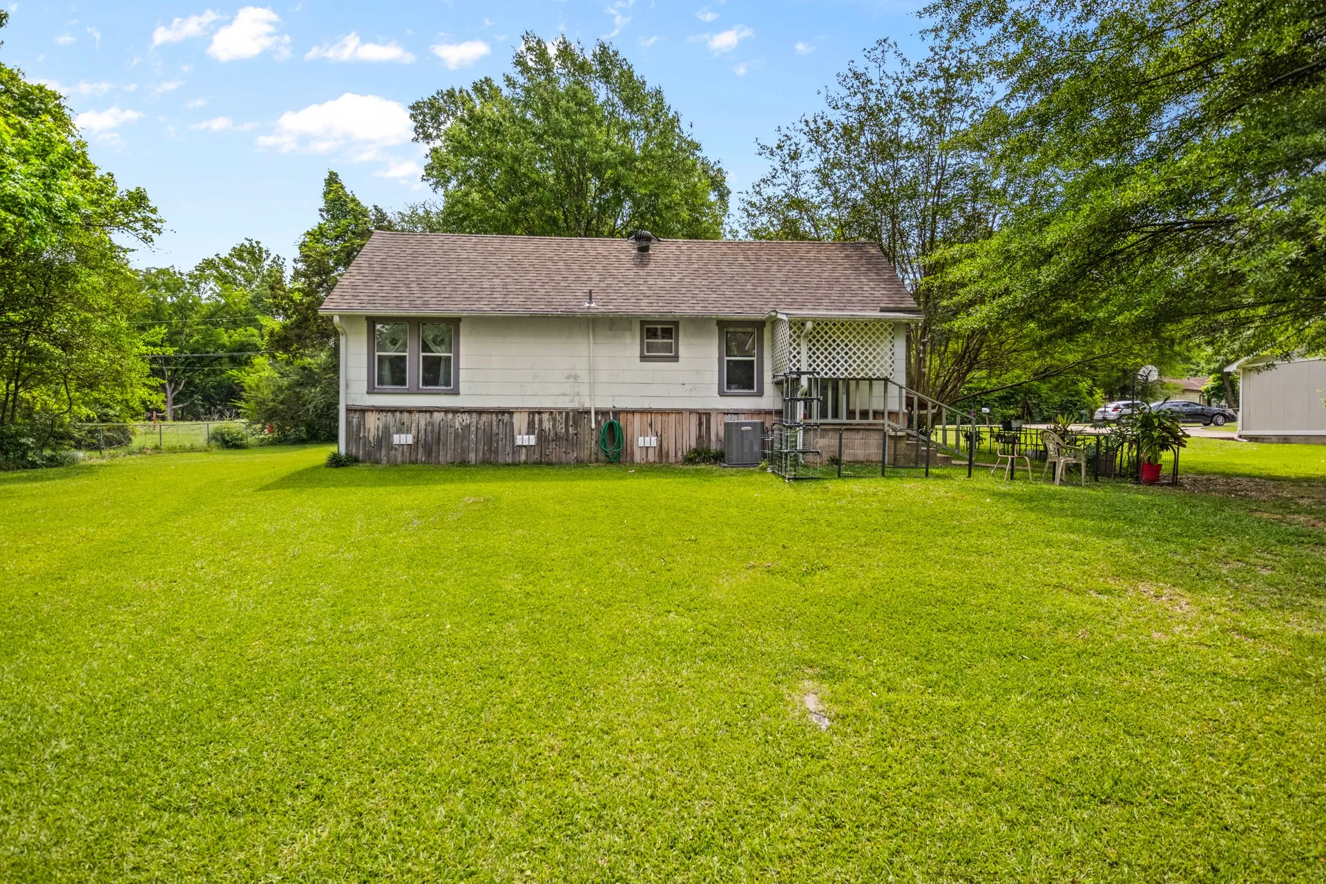 Single Family Residence For Sale in Gregg County , 103 S Sun Camp Road, White Oak, Texas 75693, 3 Bedrooms, 2 Bathrooms, Garage spaces, 1,496 Sqft, built in 1950, Price $175,000, mls#21277093, Real Estate Agent in White Oak, Homes For Sale in Gregg county, Homes For Sale in White Oak, Realtor in White Oak Texas, Real Estate Brokerage Independent Realty Texas, Luminita Cordes Realtor