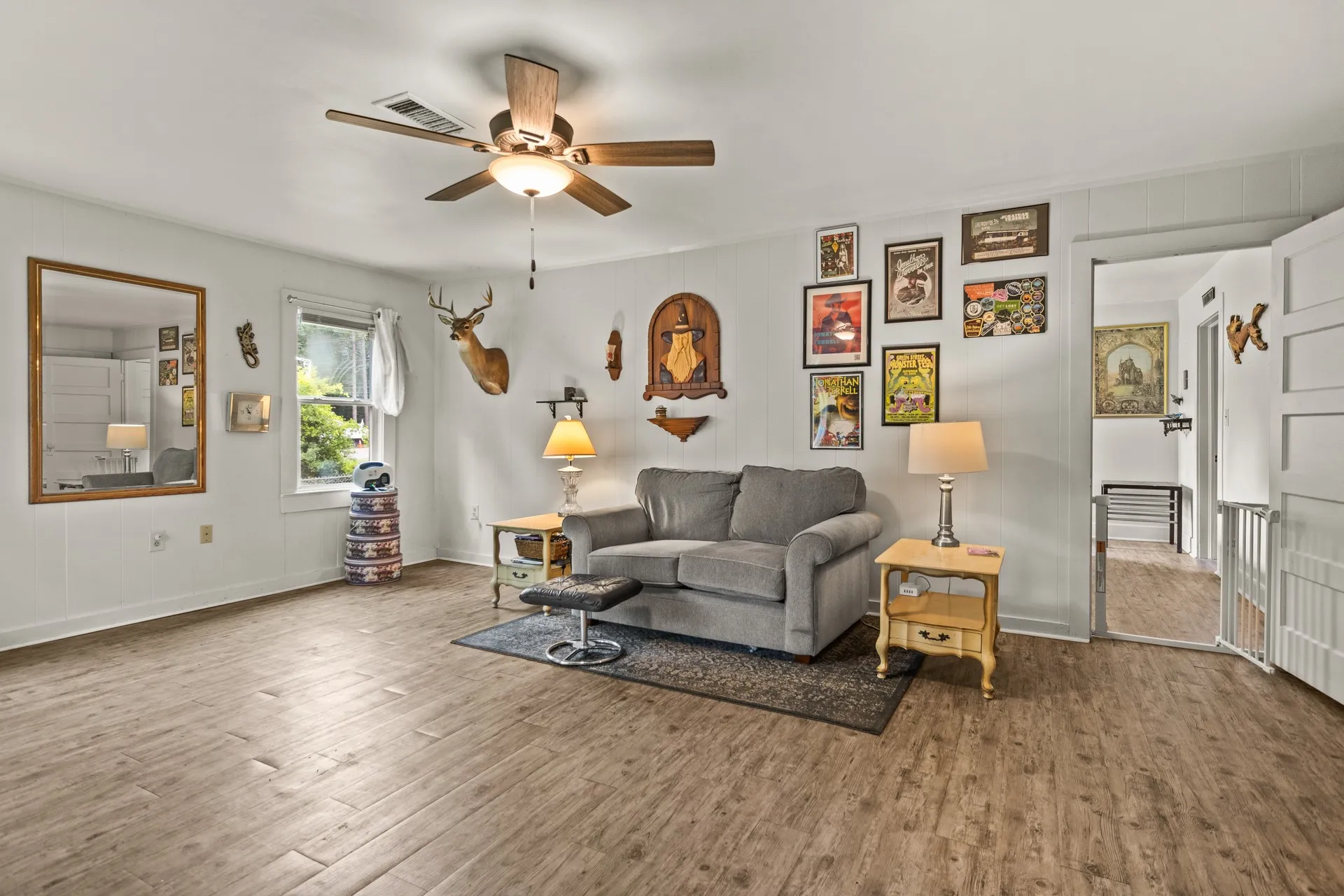 Single Family Residence For Sale in Gregg County , 103 S Sun Camp Road, White Oak, Texas 75693, 3 Bedrooms, 2 Bathrooms, Garage spaces, 1,496 Sqft, built in 1950, Price $175,000, mls#21277093, Real Estate Agent in White Oak, Homes For Sale in Gregg county, Homes For Sale in White Oak, Realtor in White Oak Texas, Real Estate Brokerage Independent Realty Texas, Luminita Cordes Realtor